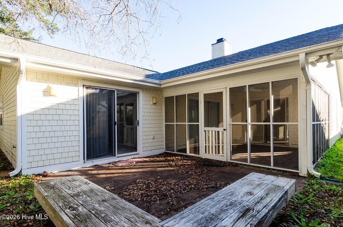 100552011 | Photo 23