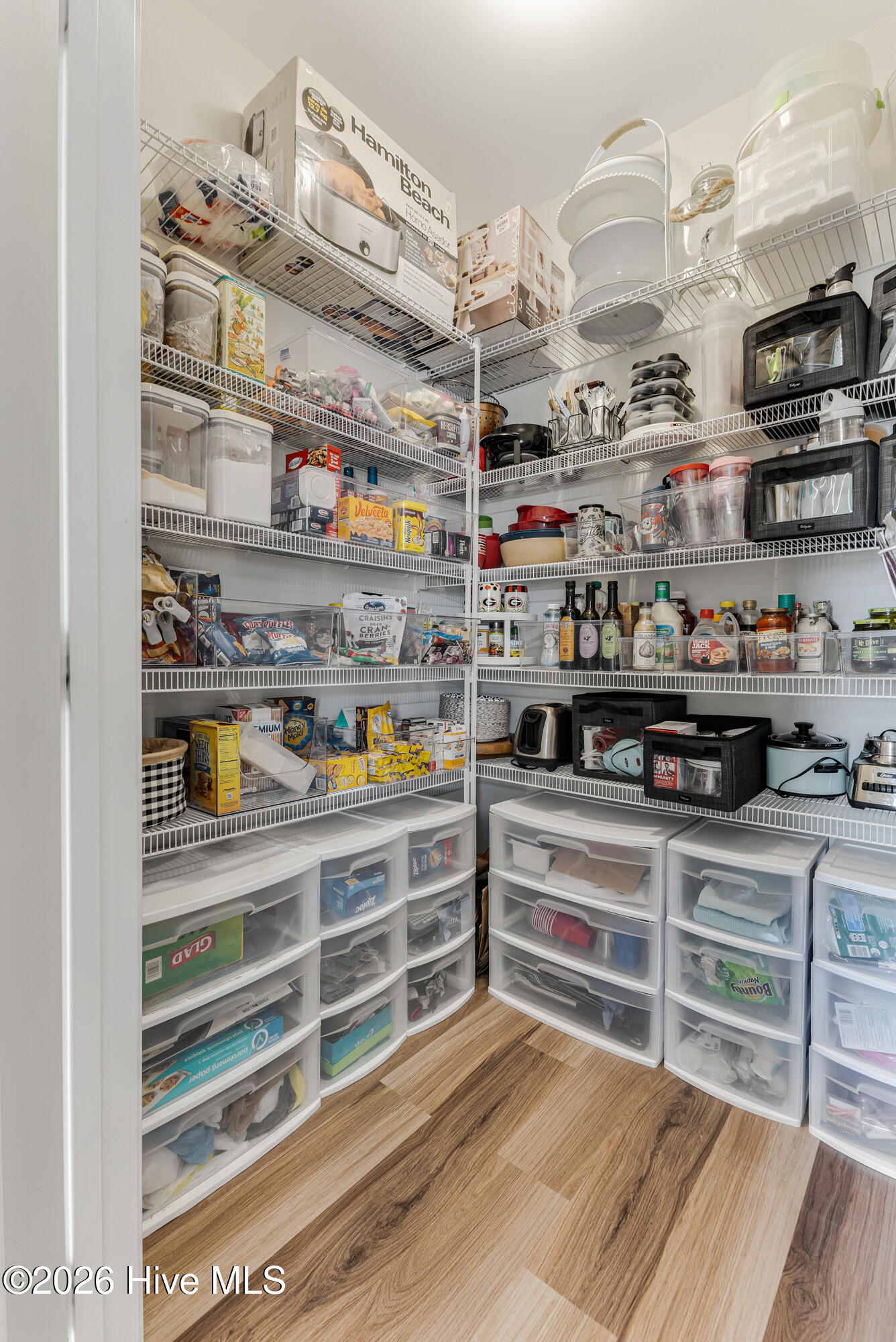 100565861 | Photo 21