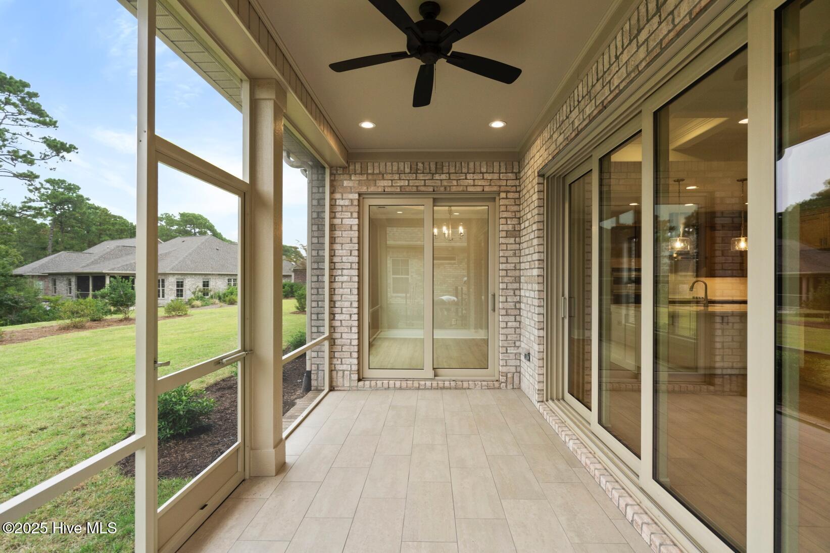 100513884 | Photo 47