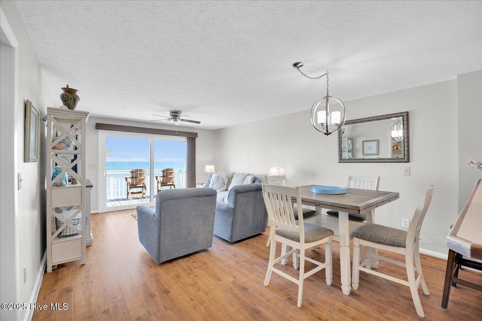 100490707 | Photo 60