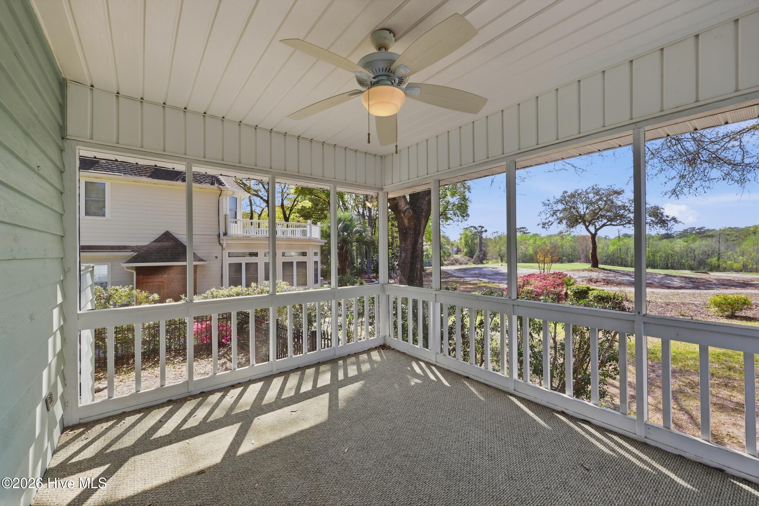 100566184 | Photo 28