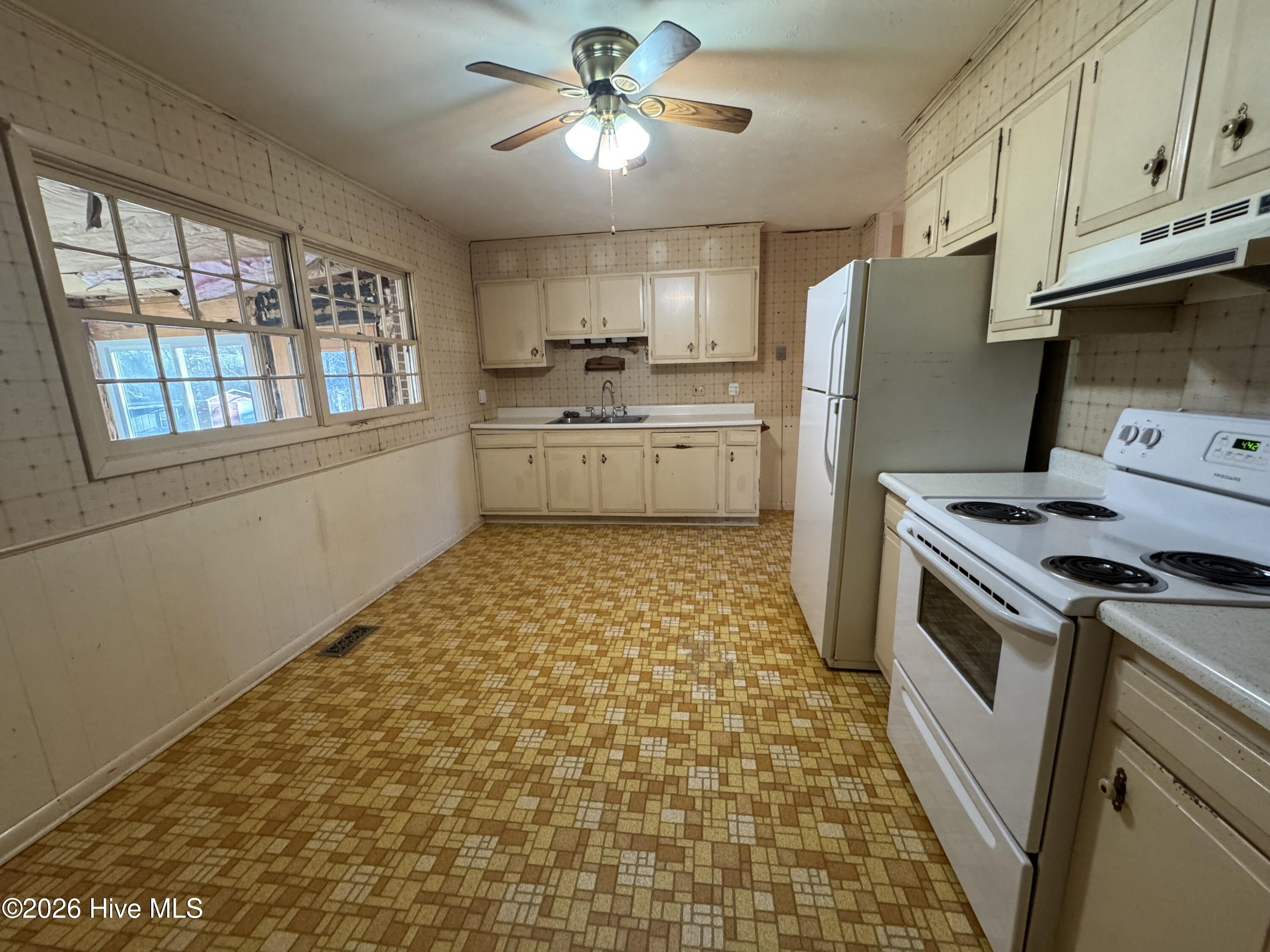 100553396 | Photo 10