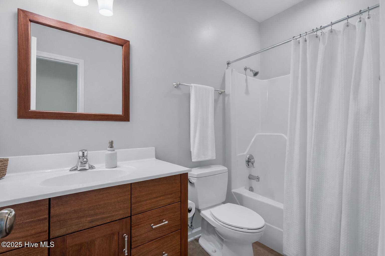 100536909 | Photo 25