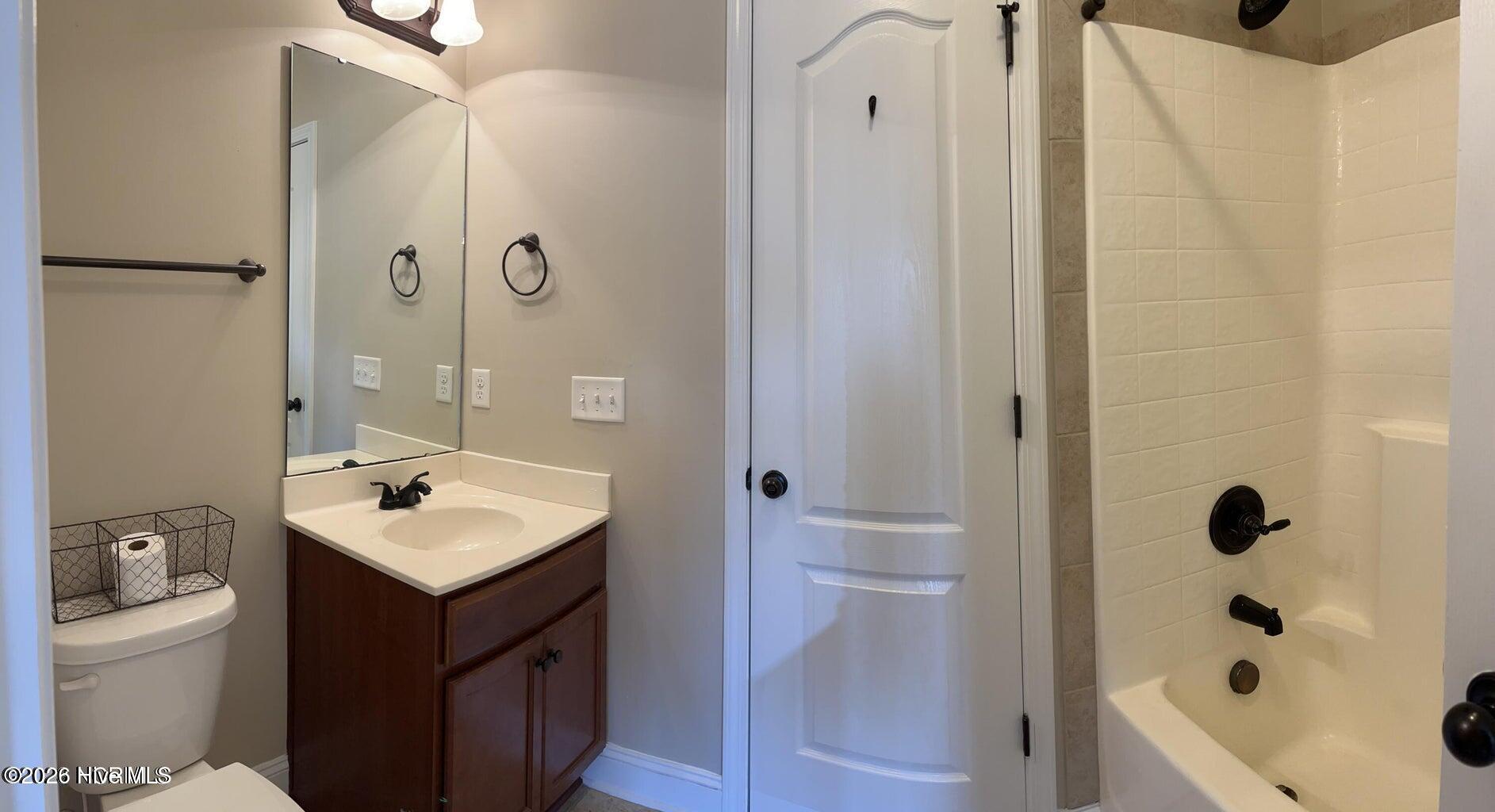 100547829 | Photo 28