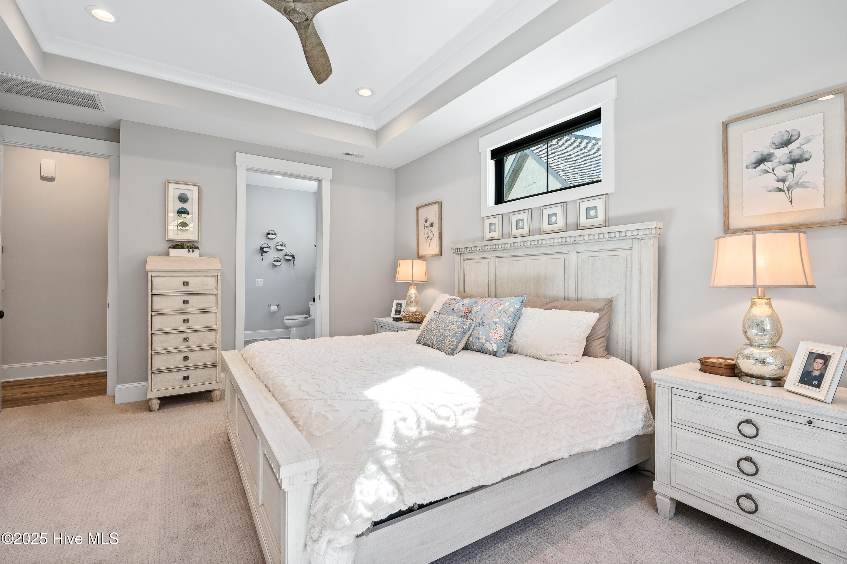 100539739 | Photo 23