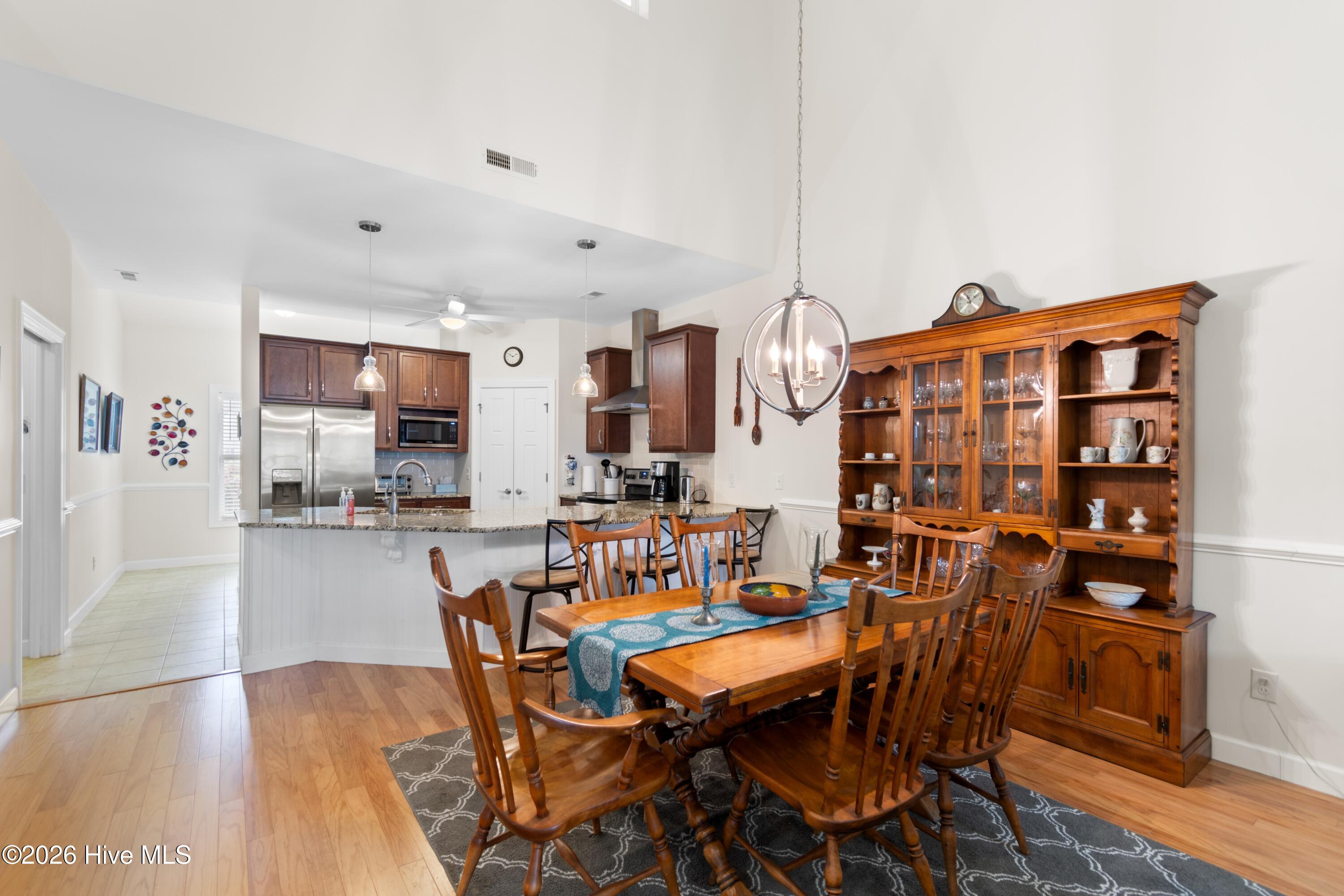 100561934 | Photo 15