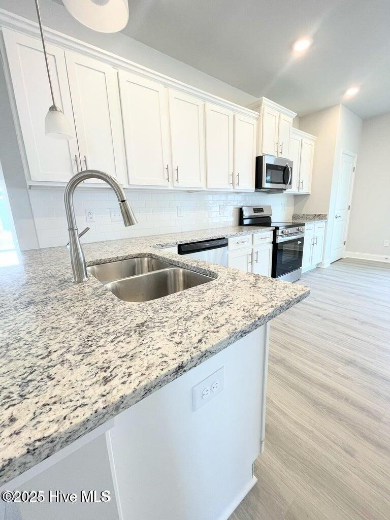 100527021 | Photo 39