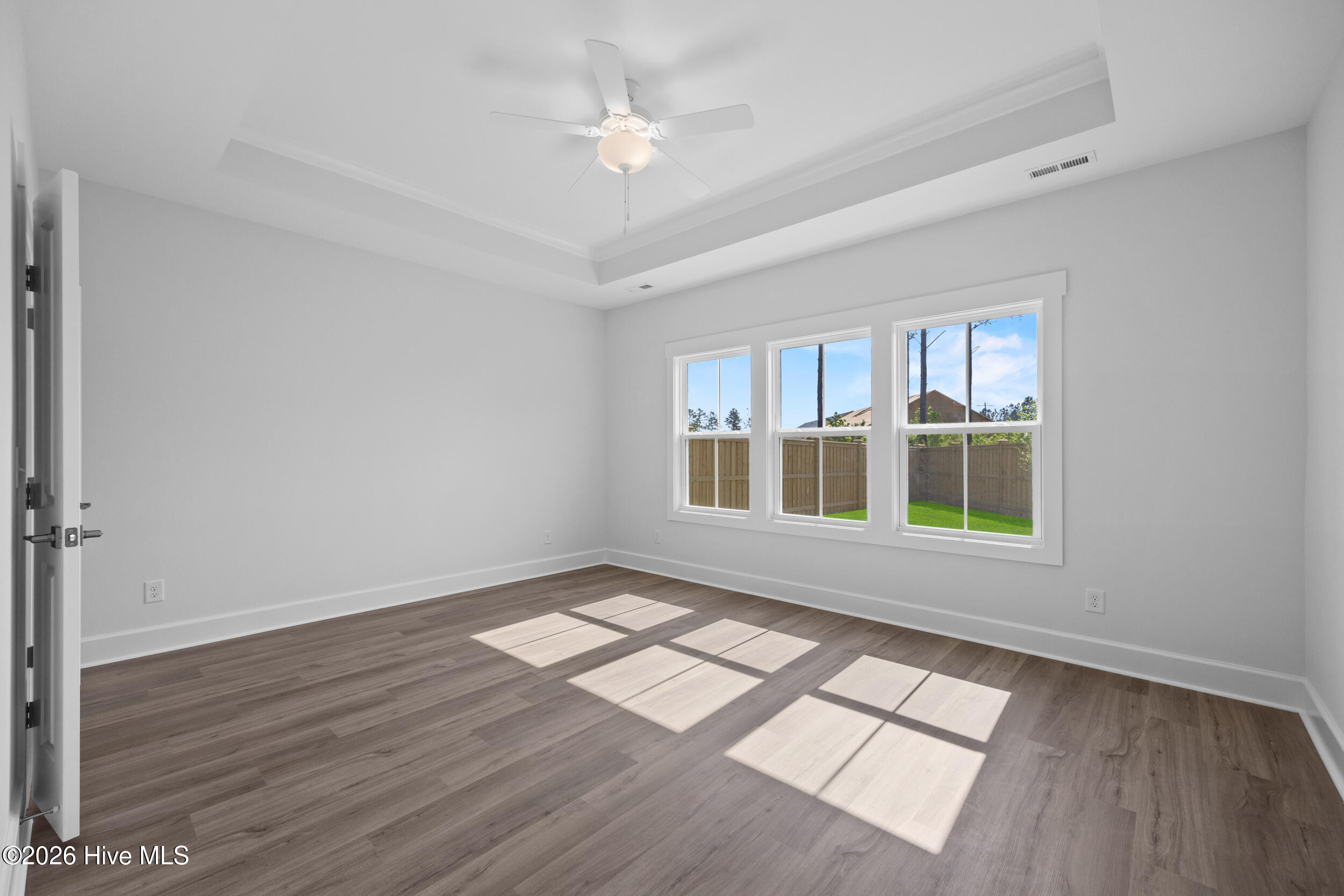 100551079 | Photo 22