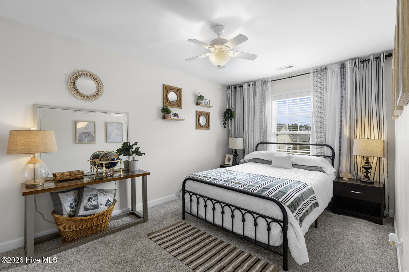 100555992 | Photo 29