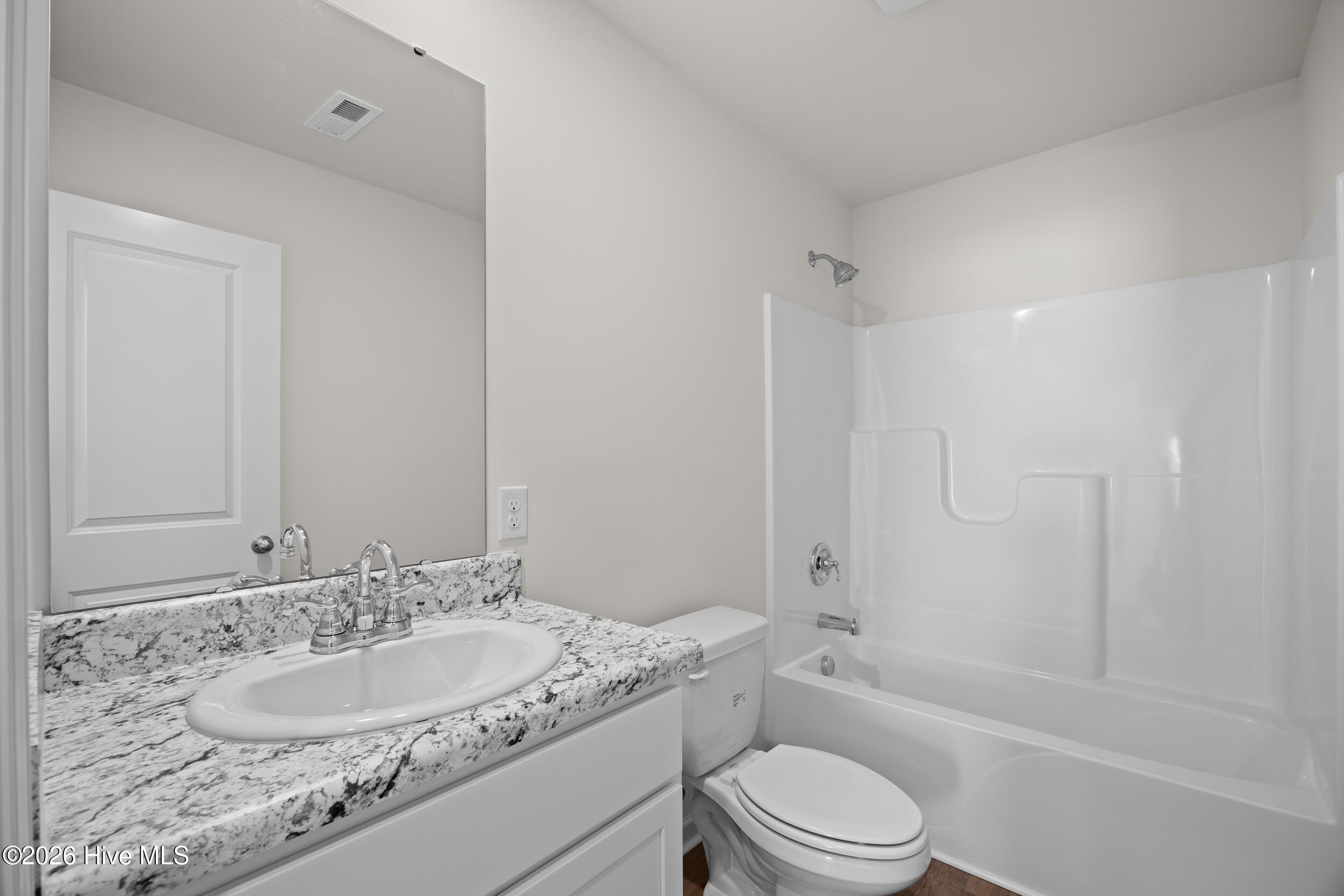 100566322 | Photo 19