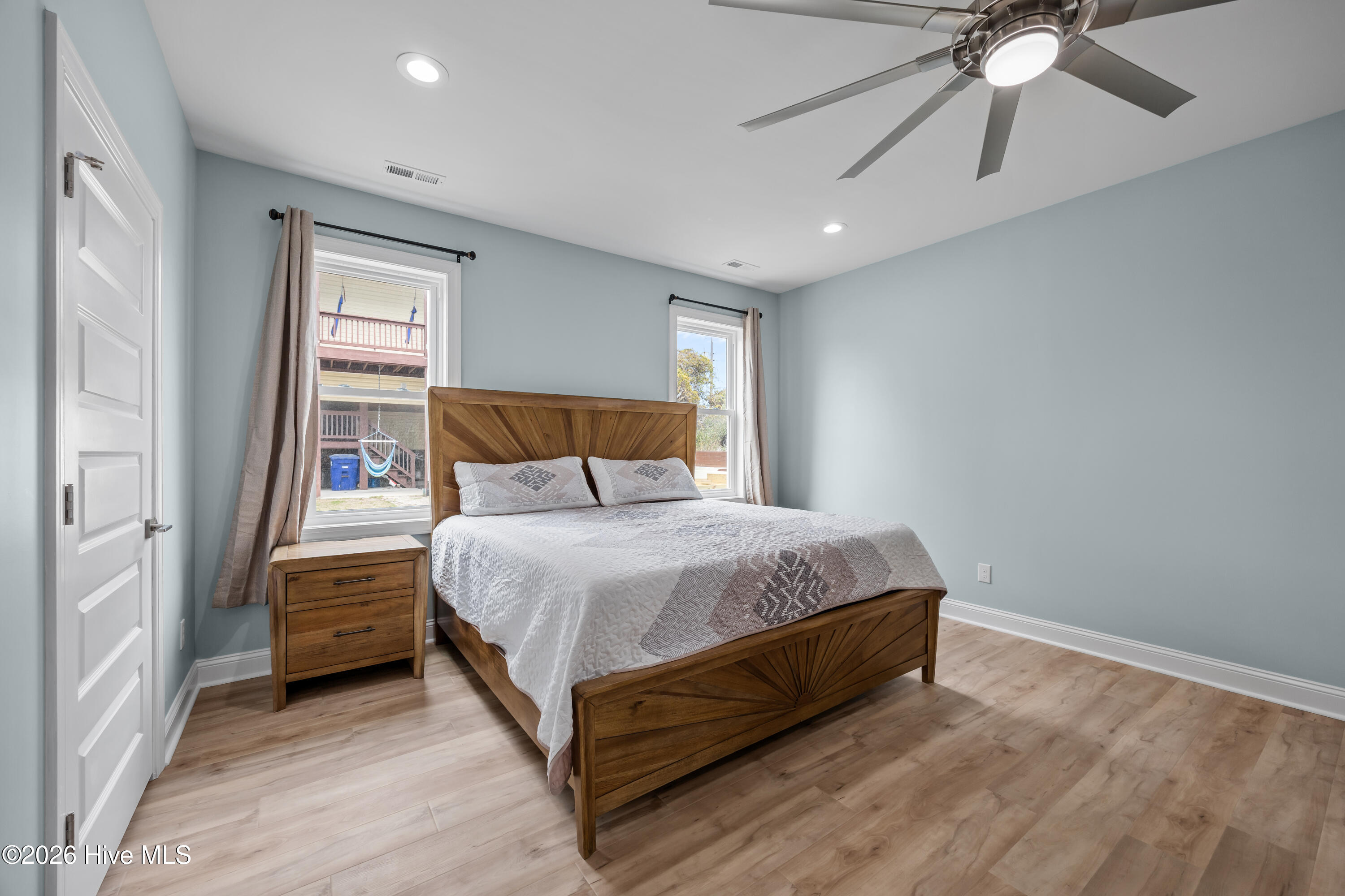 104 E Seaview Drive, Emerald Isle, NC, 28594