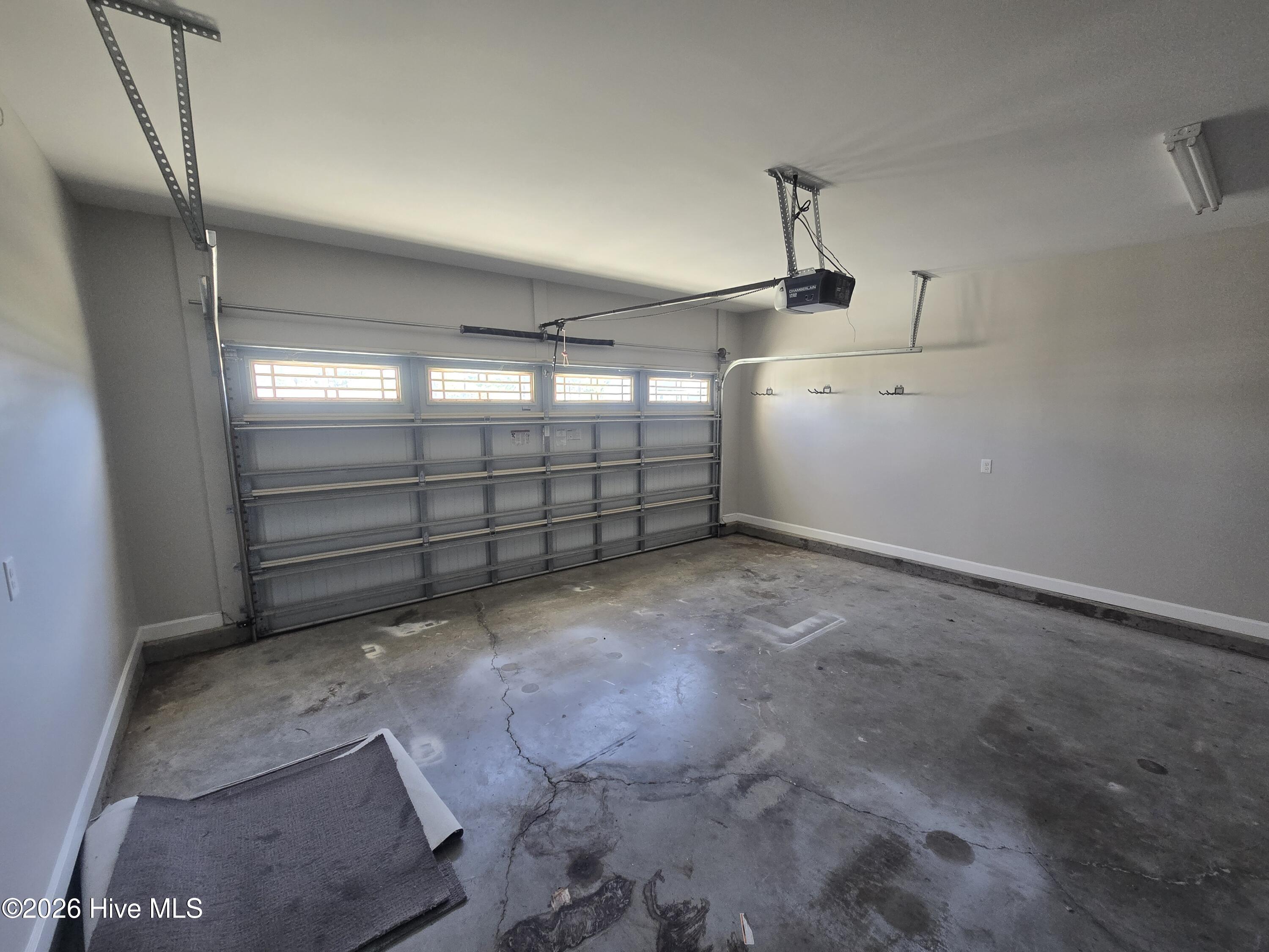 100562974 | Photo 17