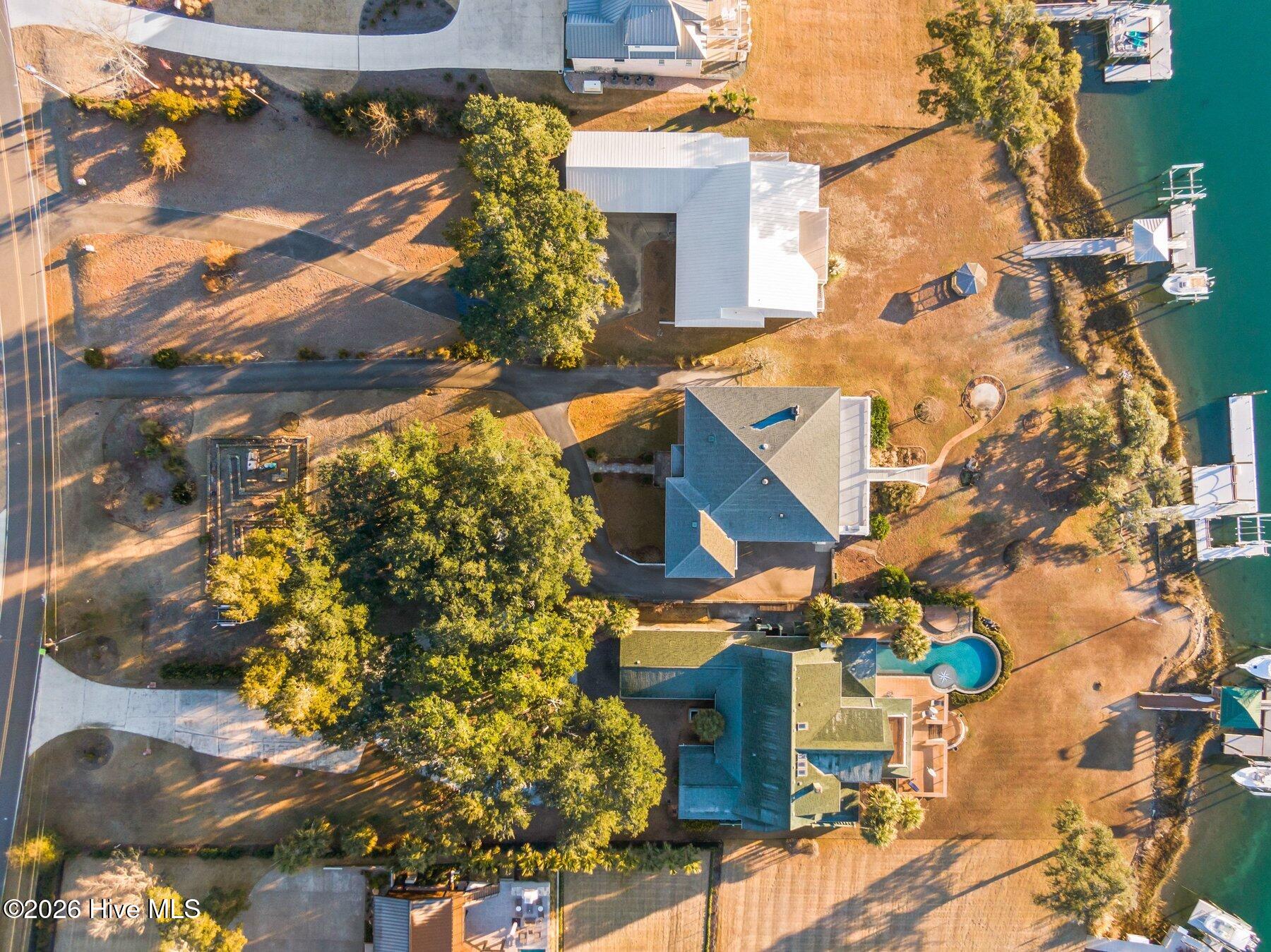 100548743 | Photo 14