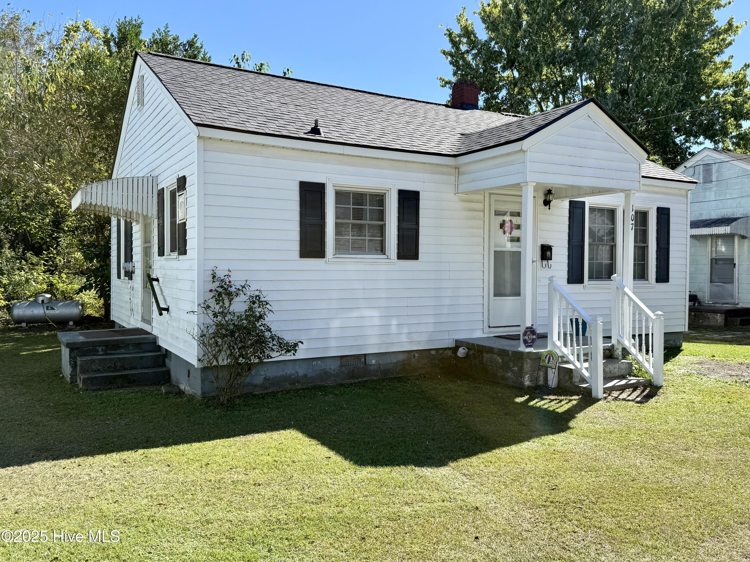 Homes for sale in Williamston, NC | 107 Leggett'S Ln, Williamston, NC 27892 | MLS# 100536853