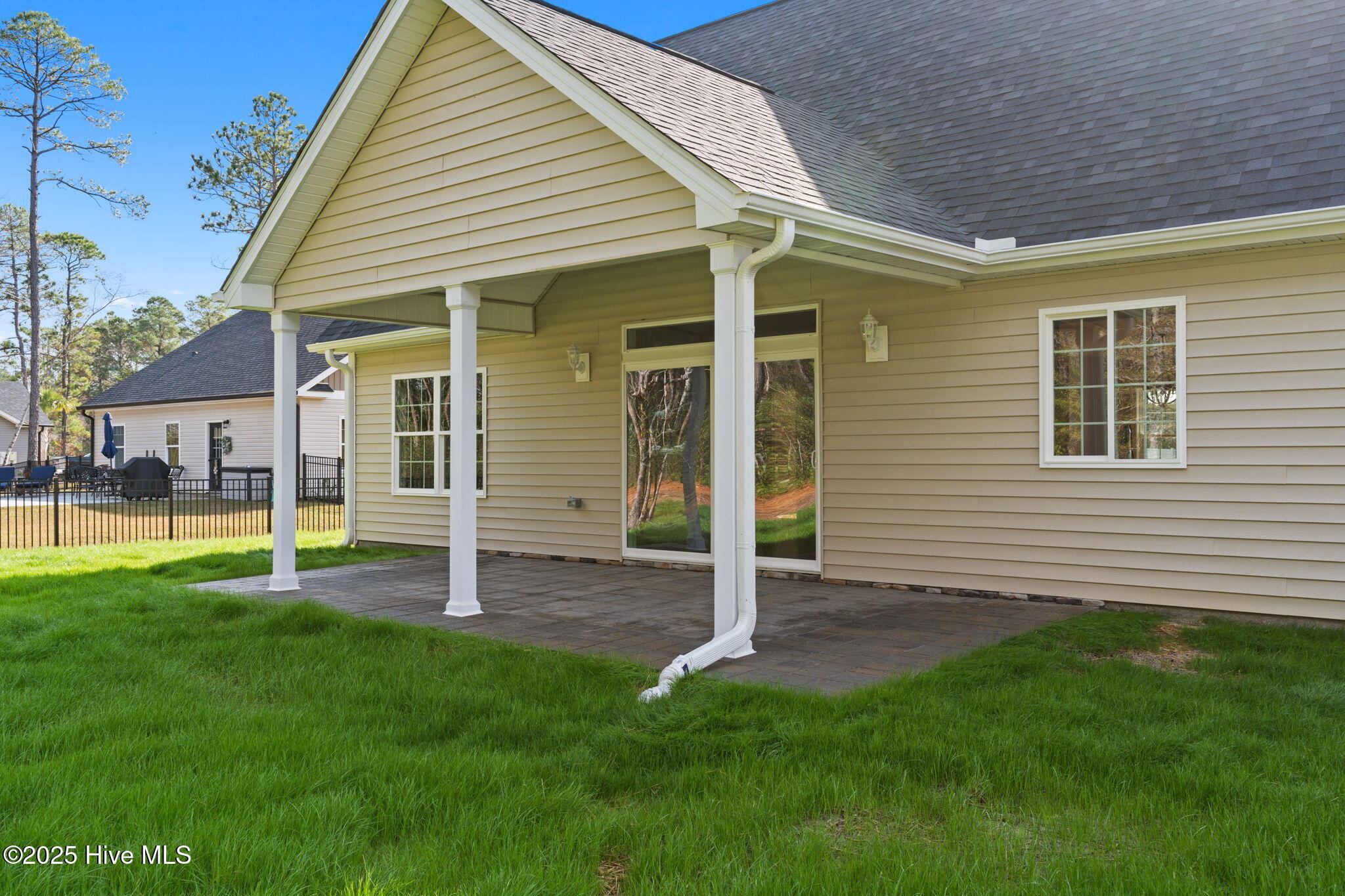 100543428 | Photo 38