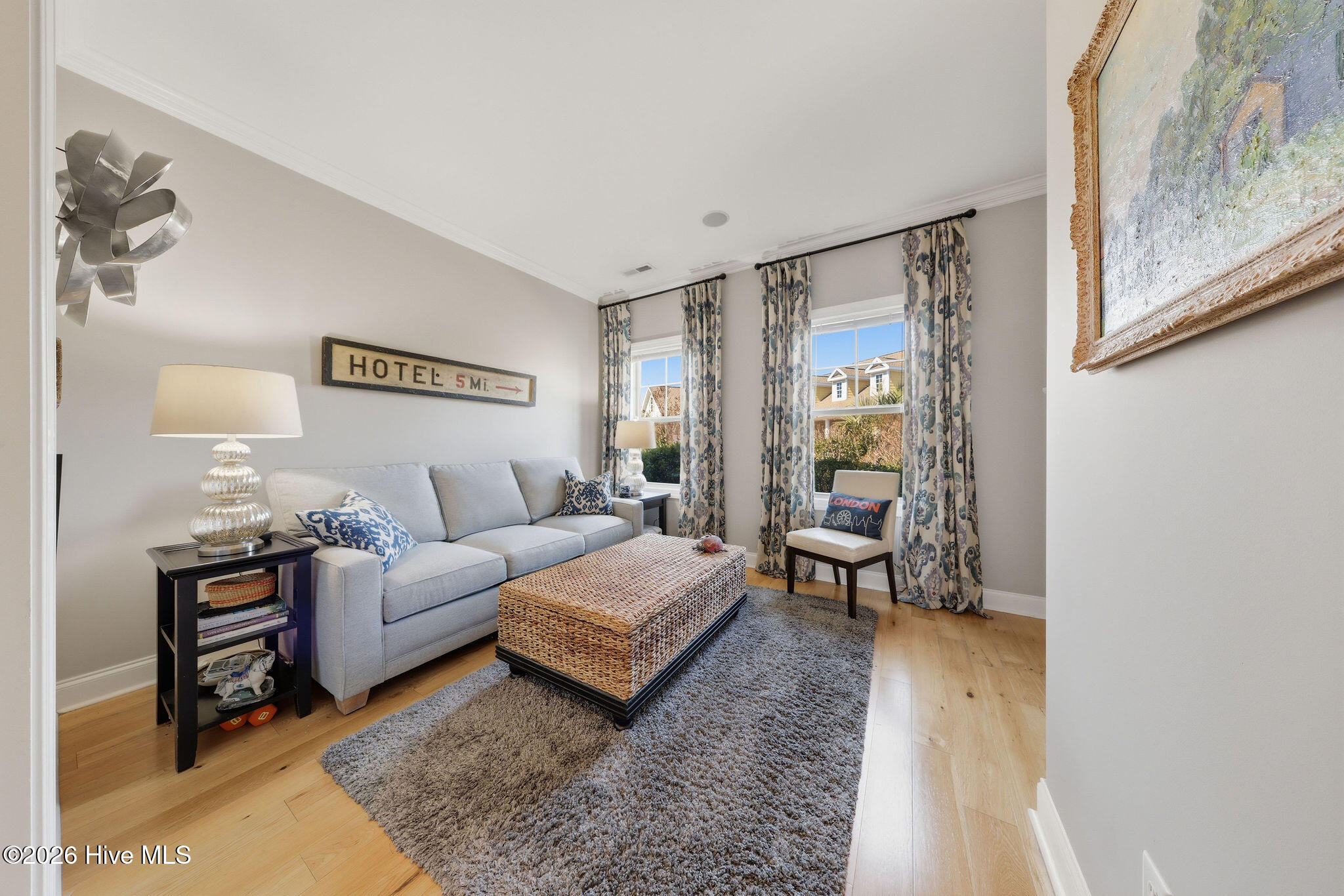 100561215 | Photo 38