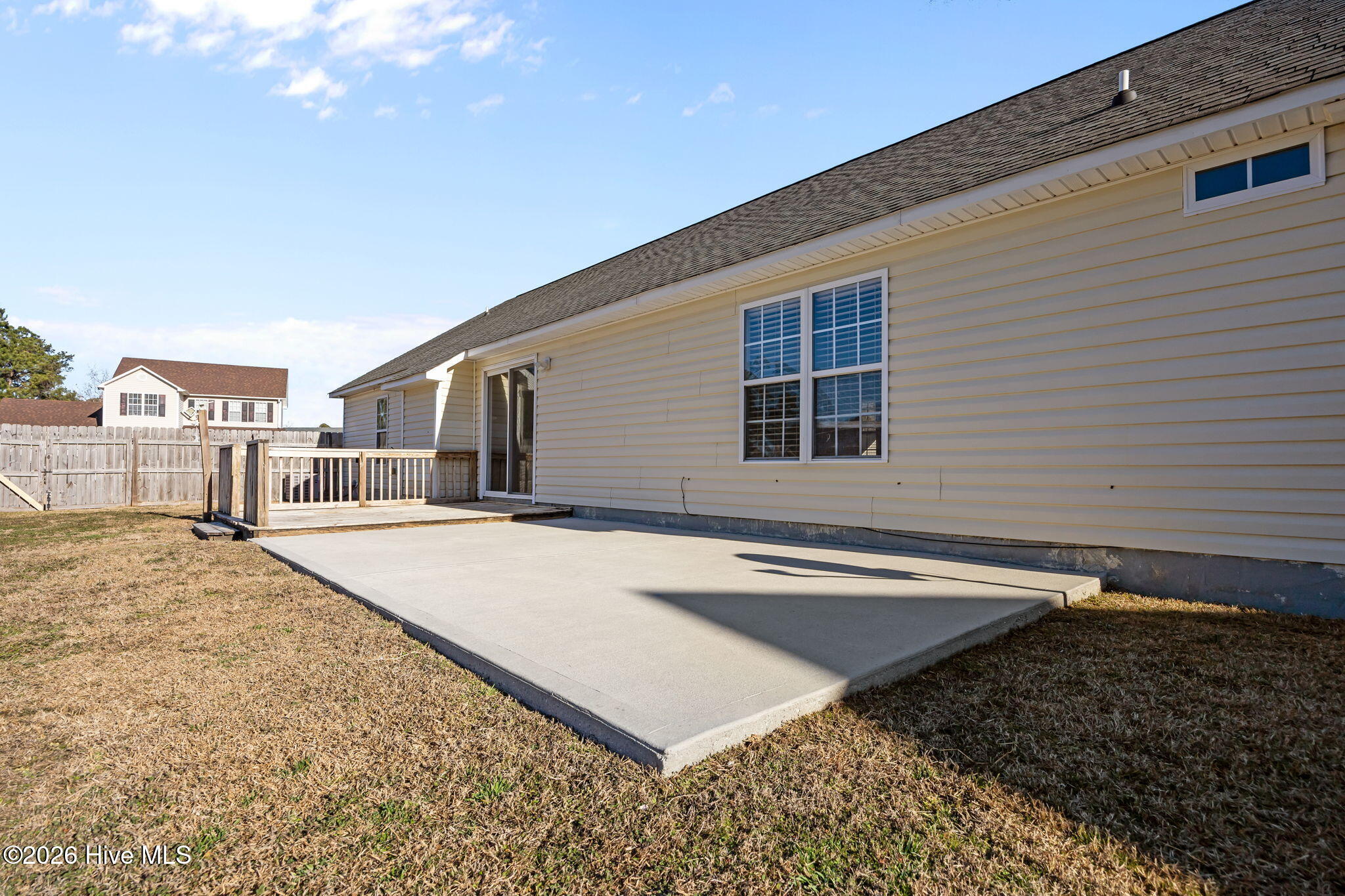 100549843 | Photo 38