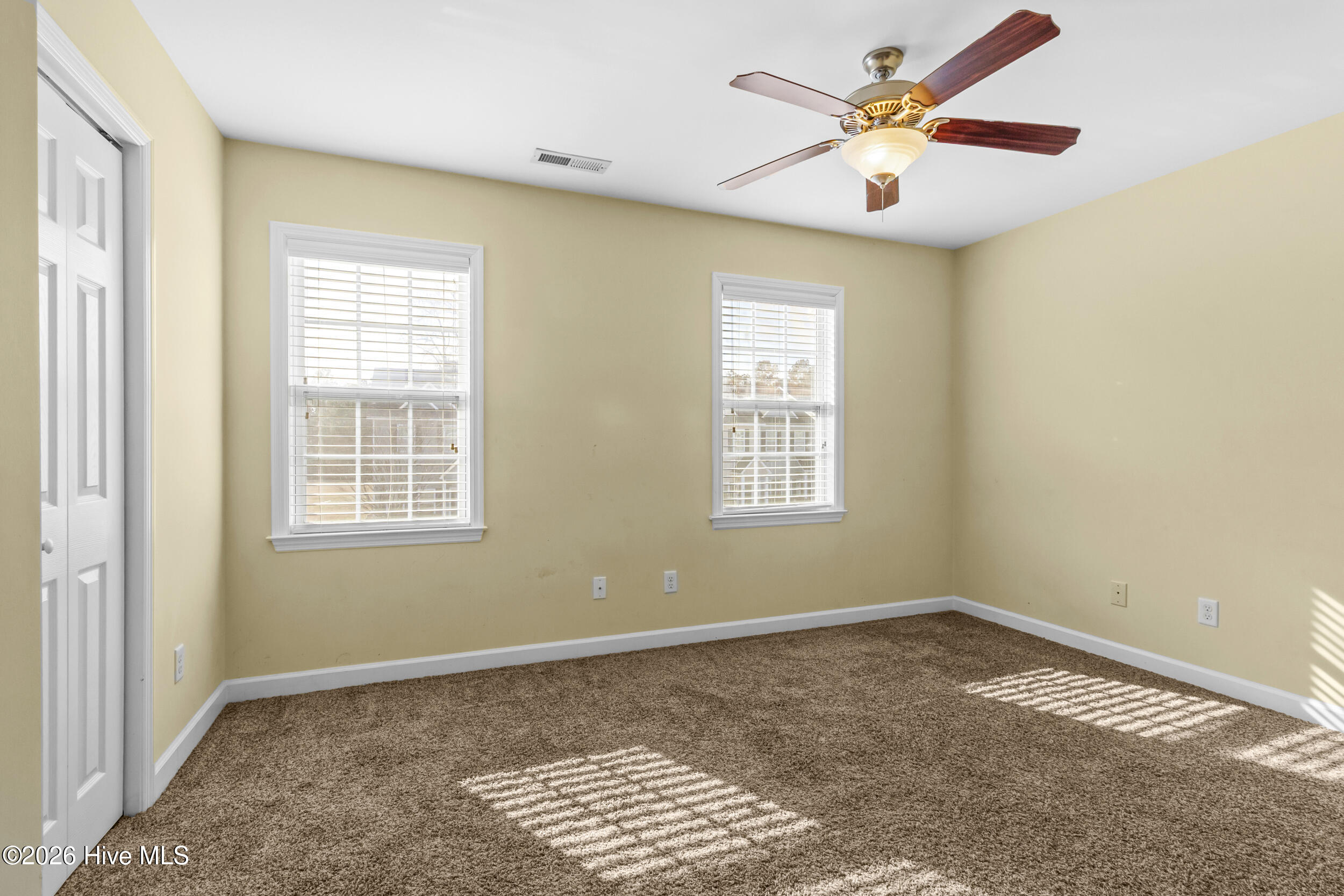 100557945 | Photo 17