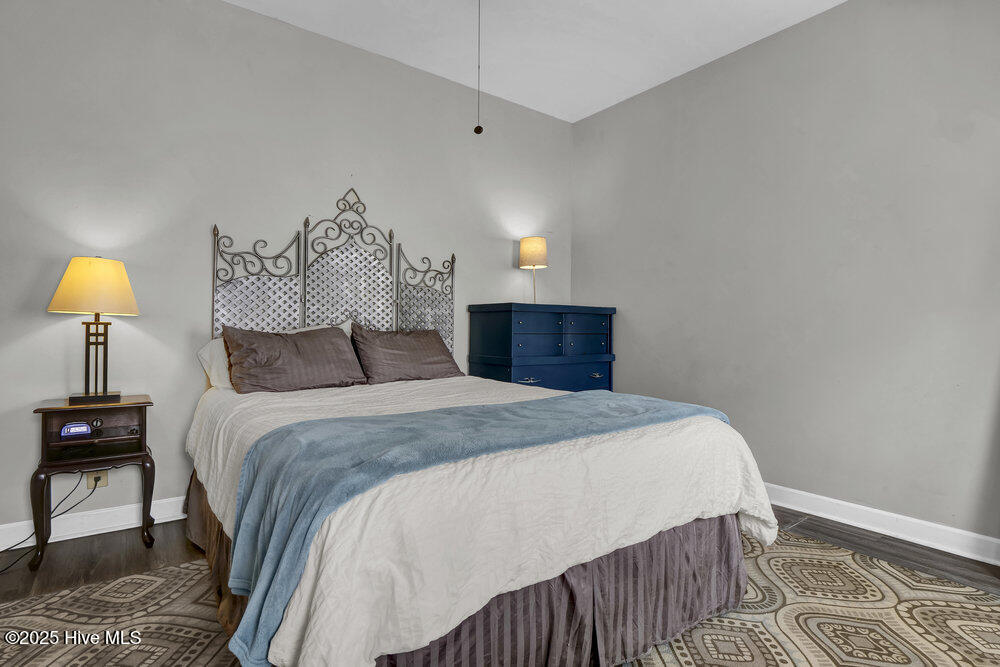 100543464 | Photo 46