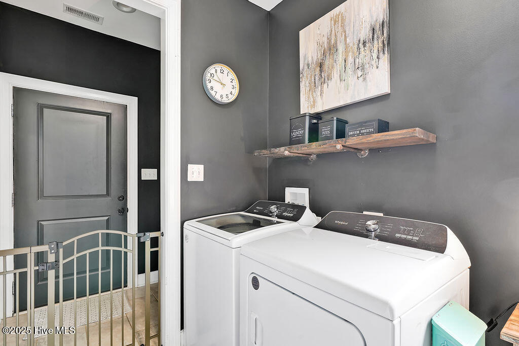 100518744 | Photo 28