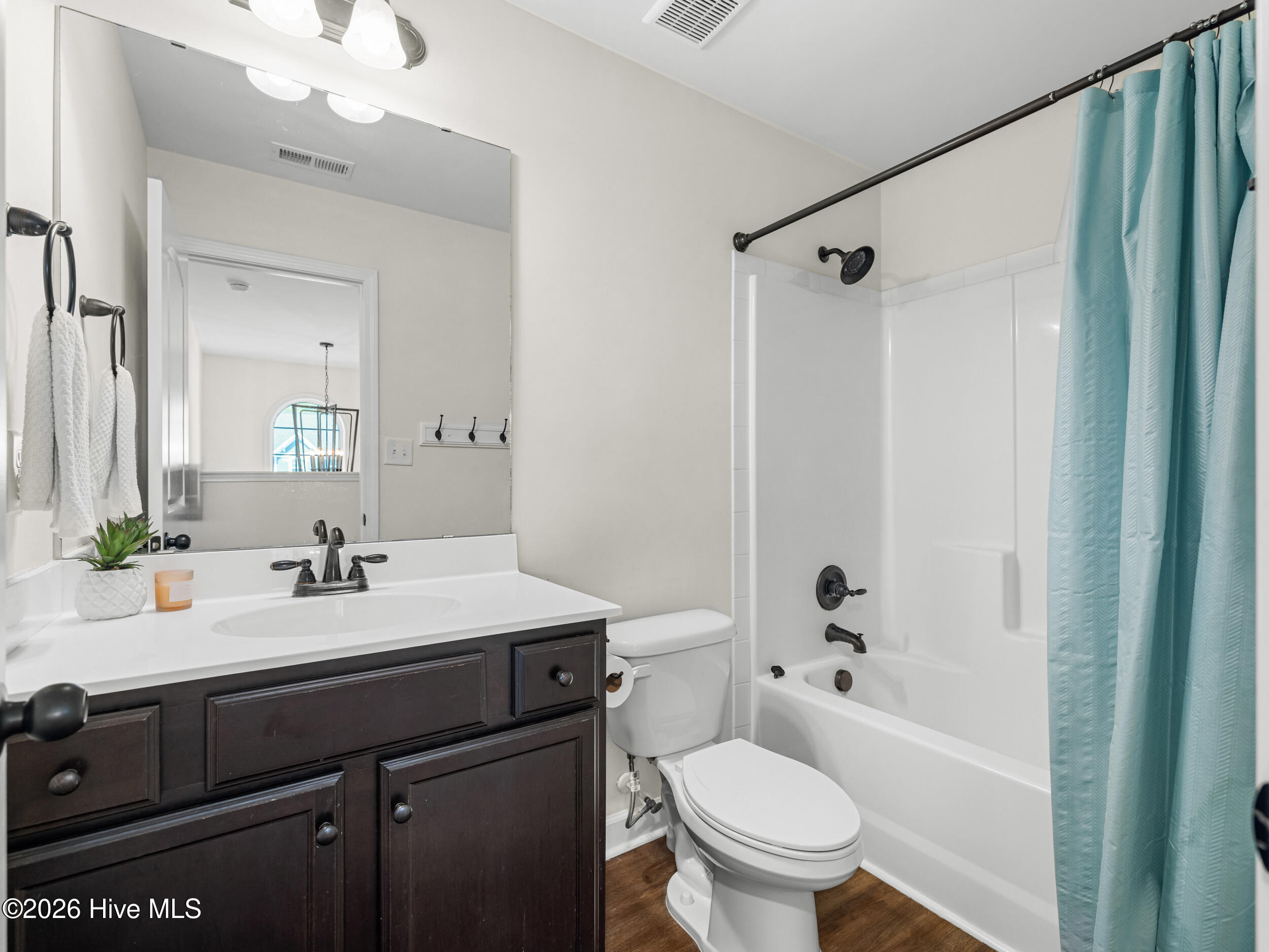 100570237 | Photo 67