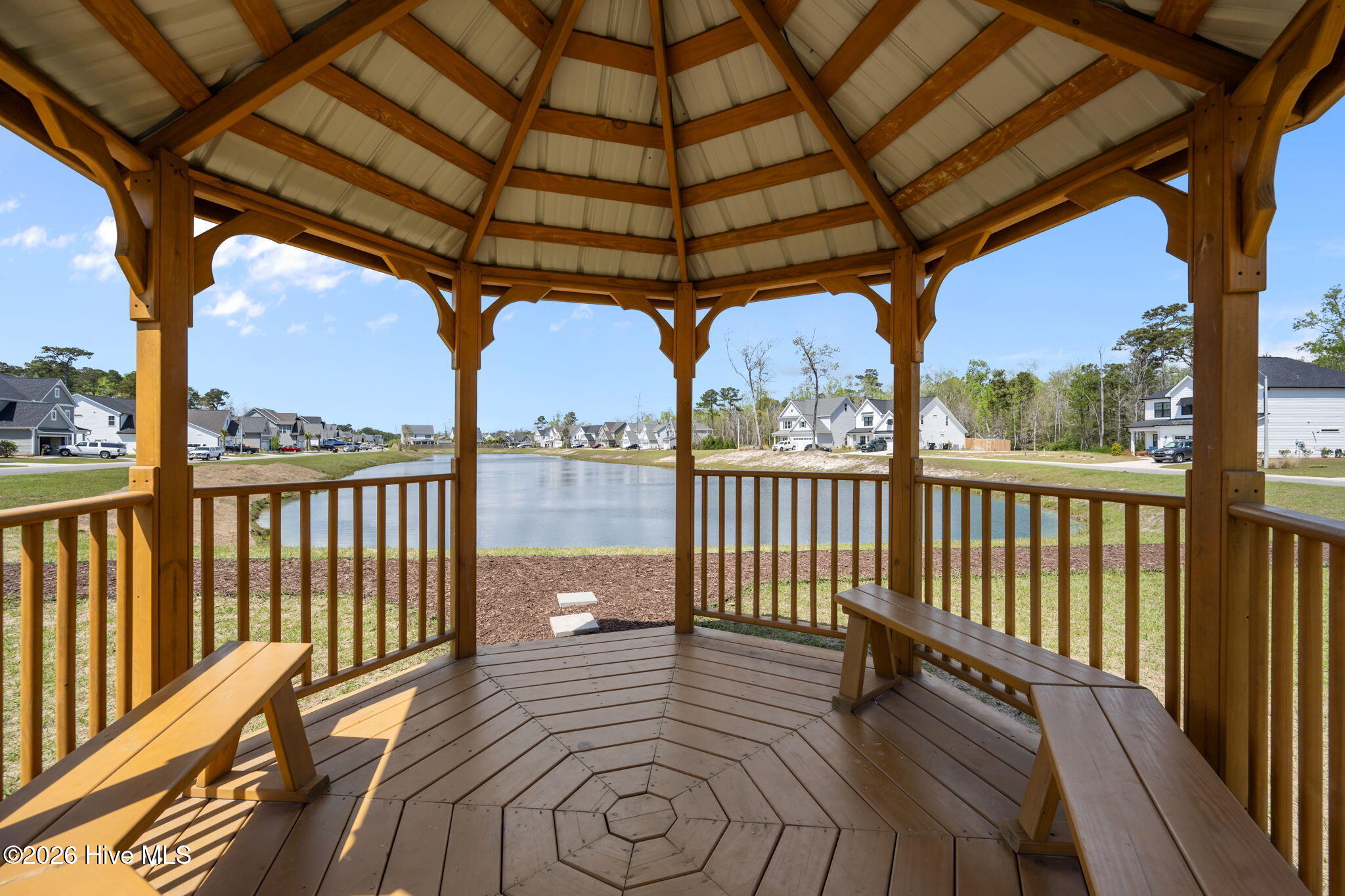 100564361 | Photo 64