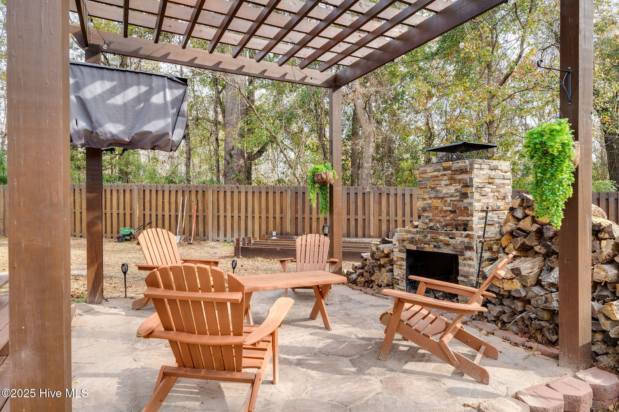 100546826 | Photo 24