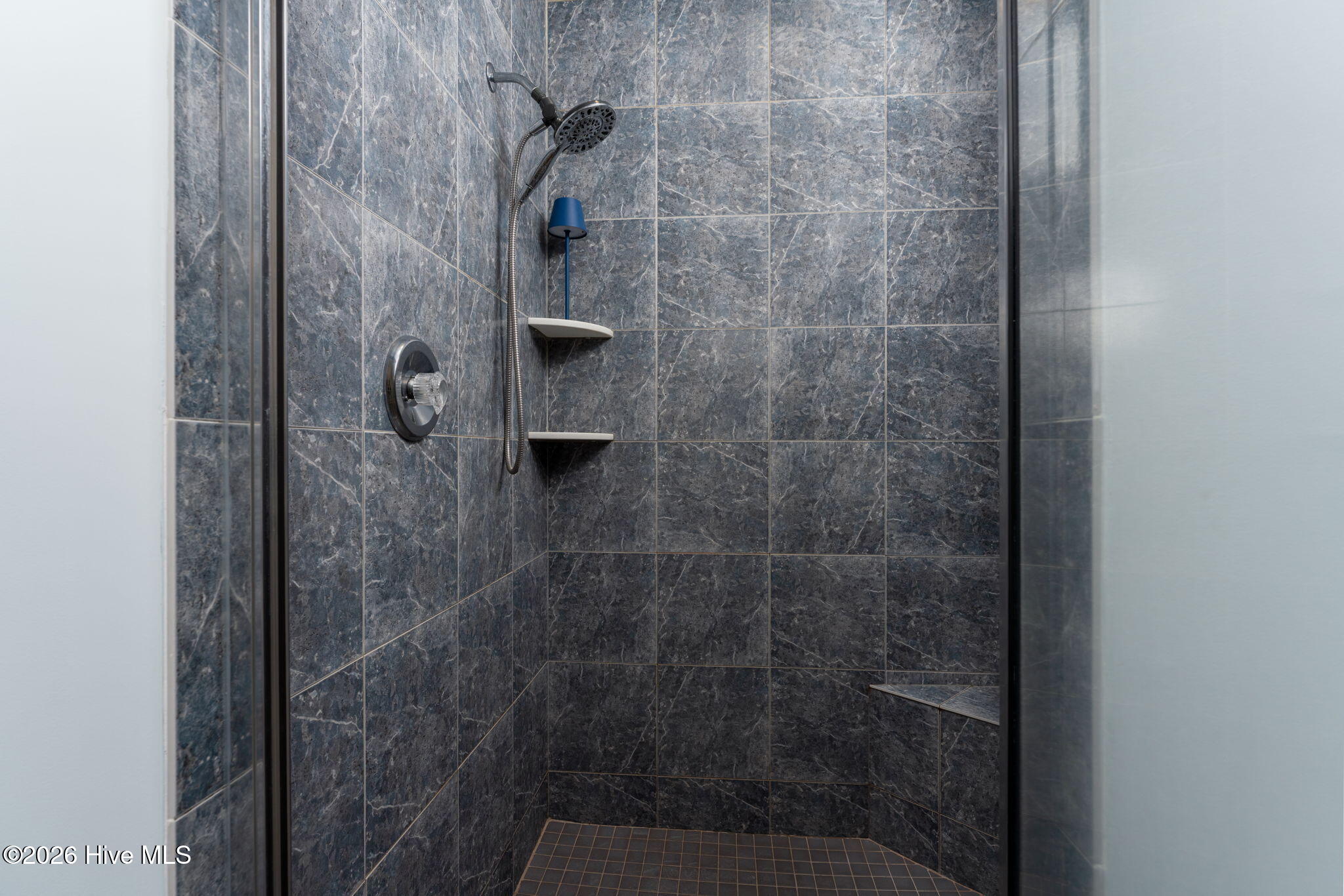 100559308 | Photo 23