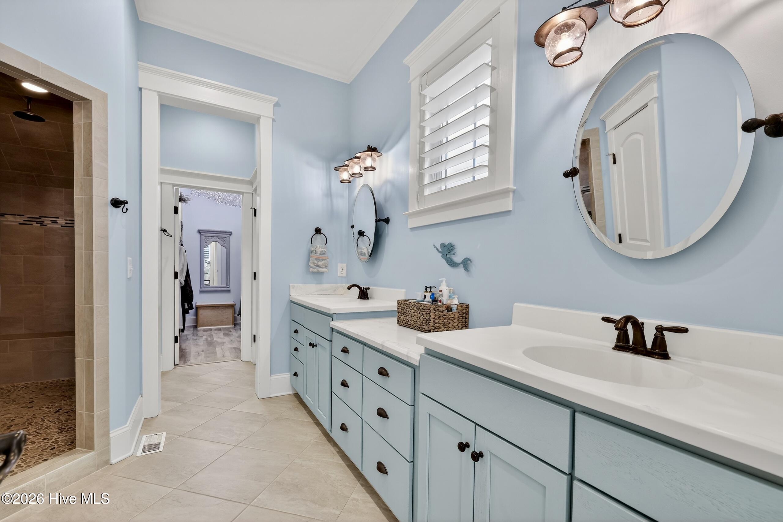 100559035 | Photo 20