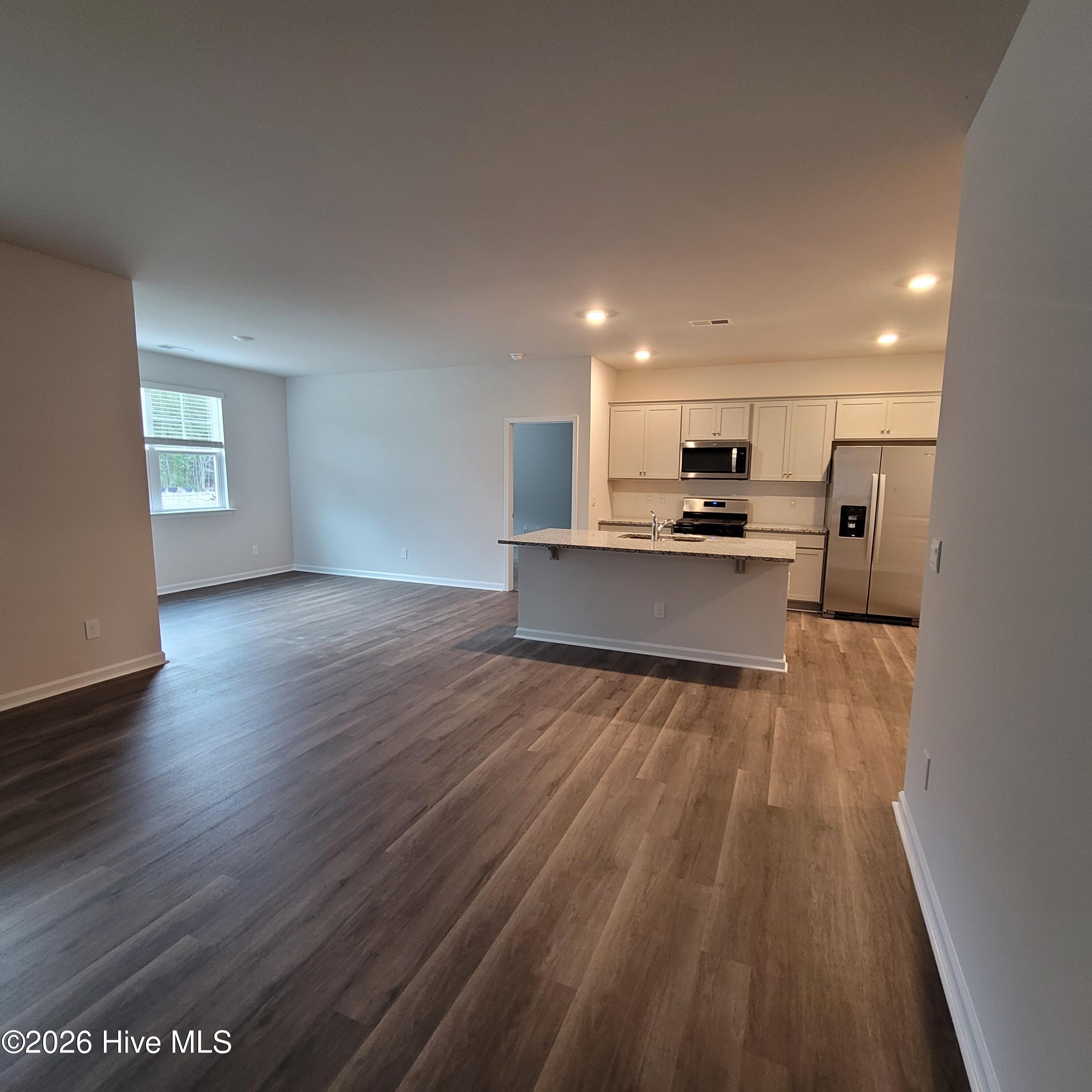 100553677 | Photo 12