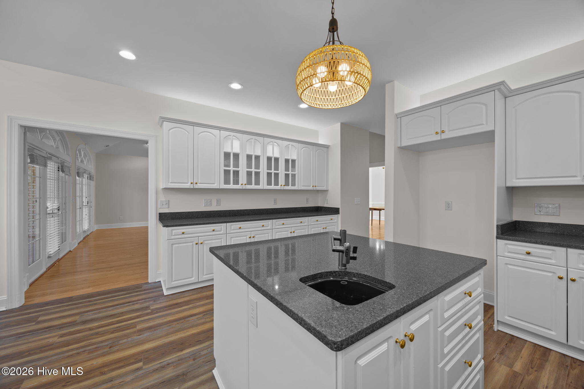 100548022 | Photo 14