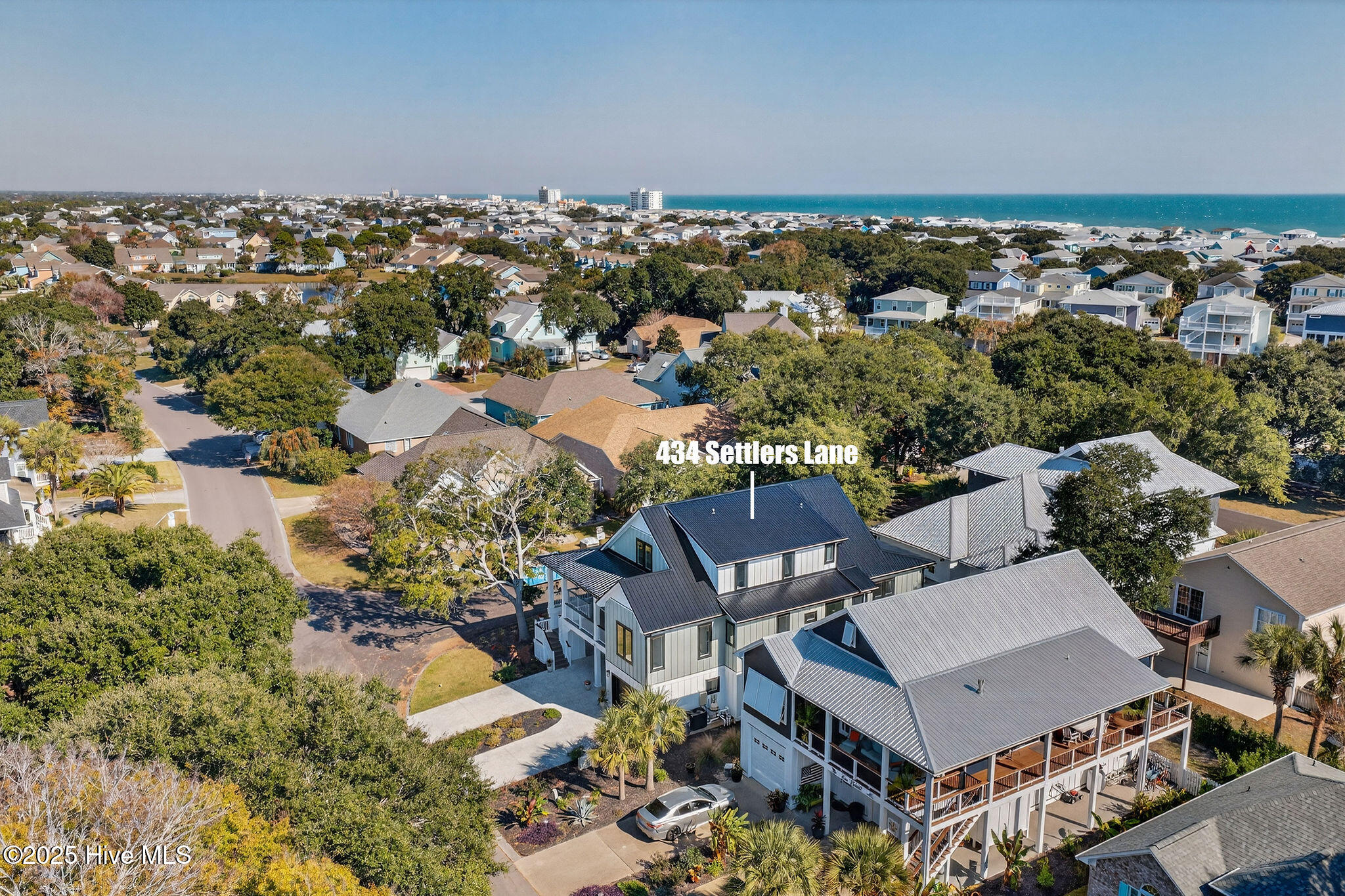 100540813 | Photo 85