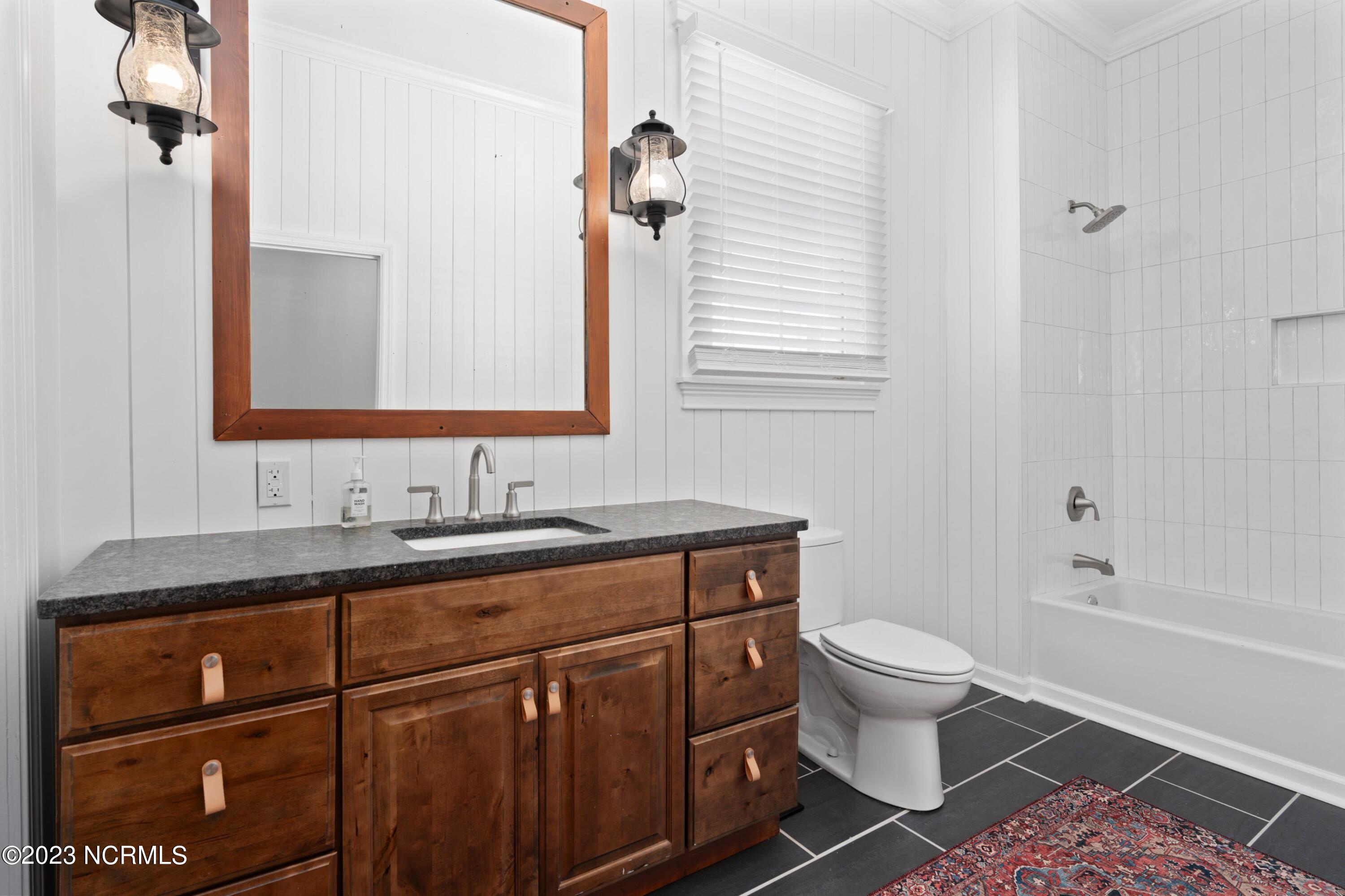 100559919 | Photo 31