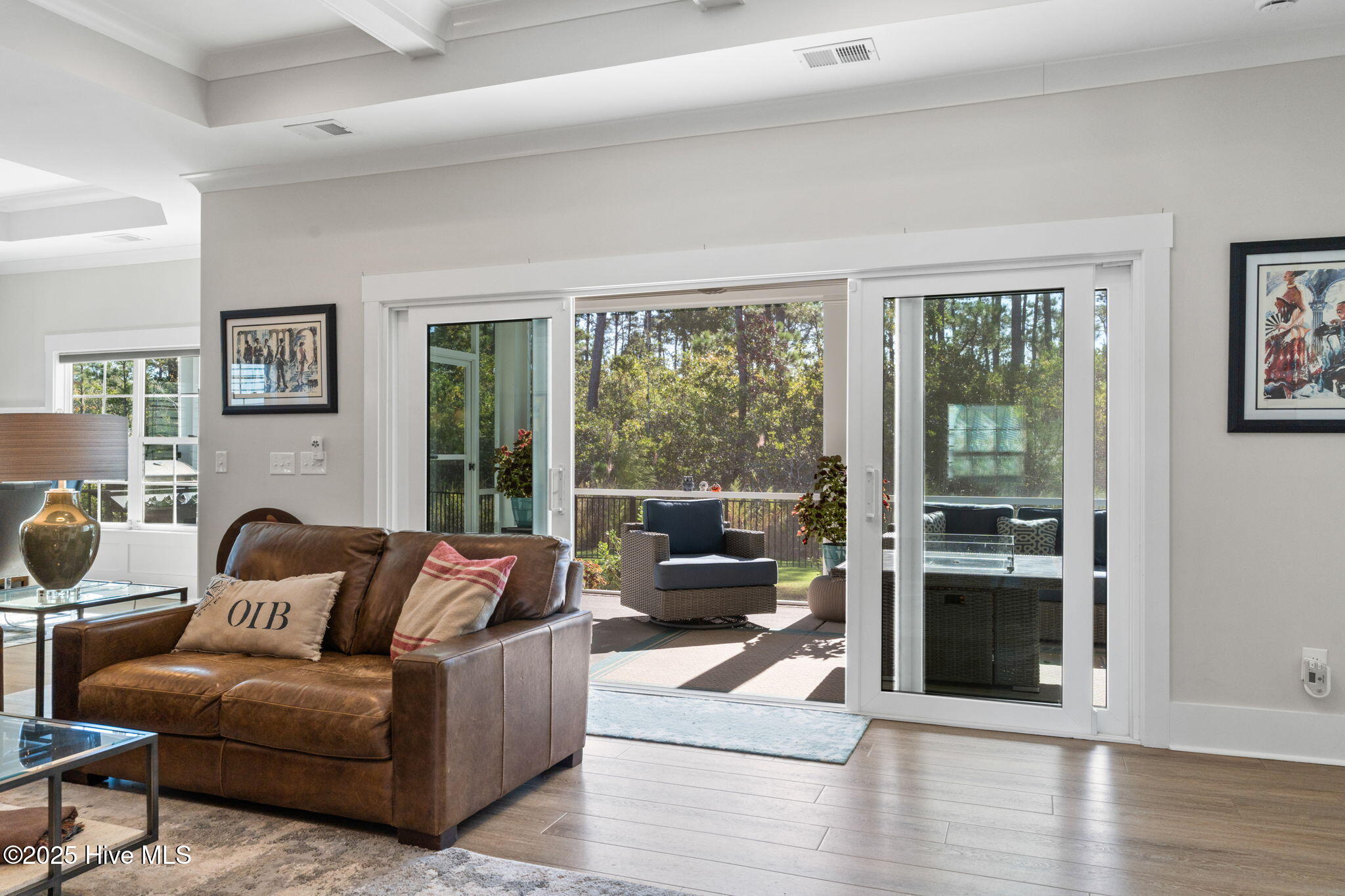 100534484 | Photo 36