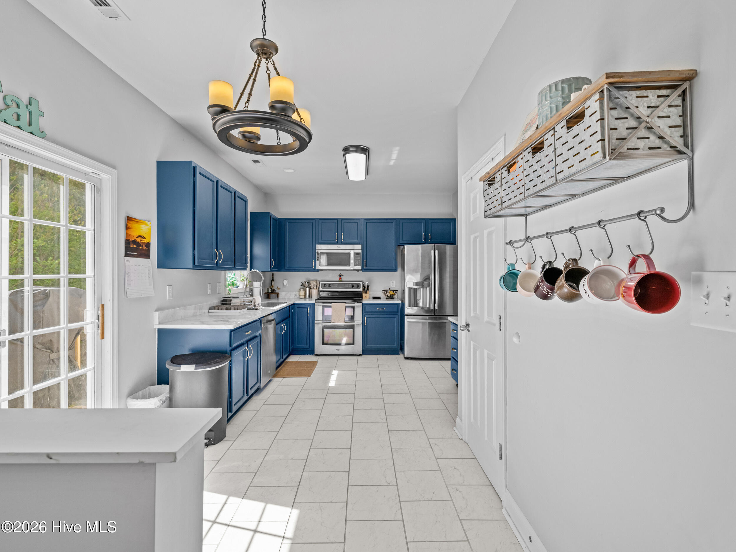 100566997 | Photo 24