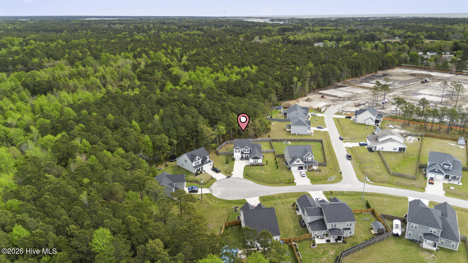 100565917 | Photo 21