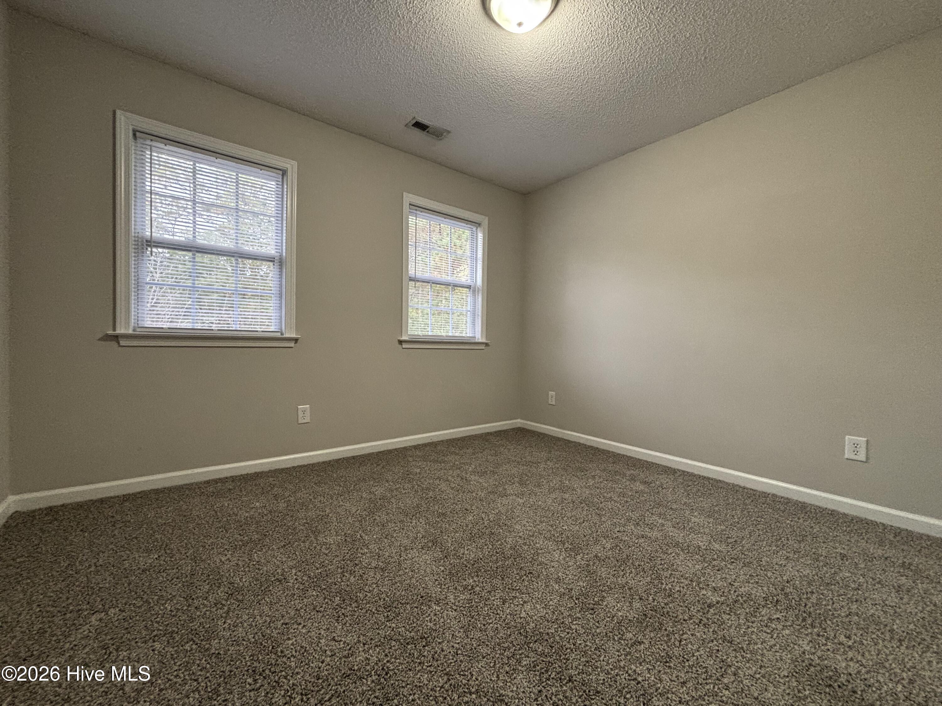 100552986 | Photo 28