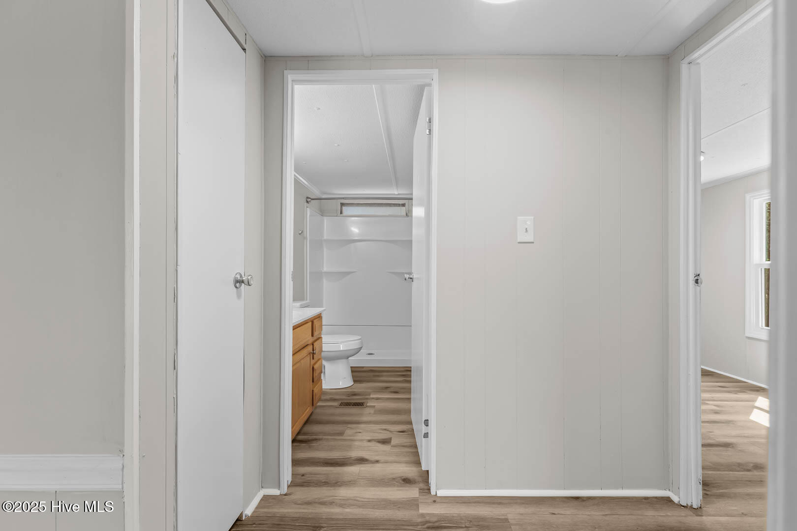 100565795 | Photo 22