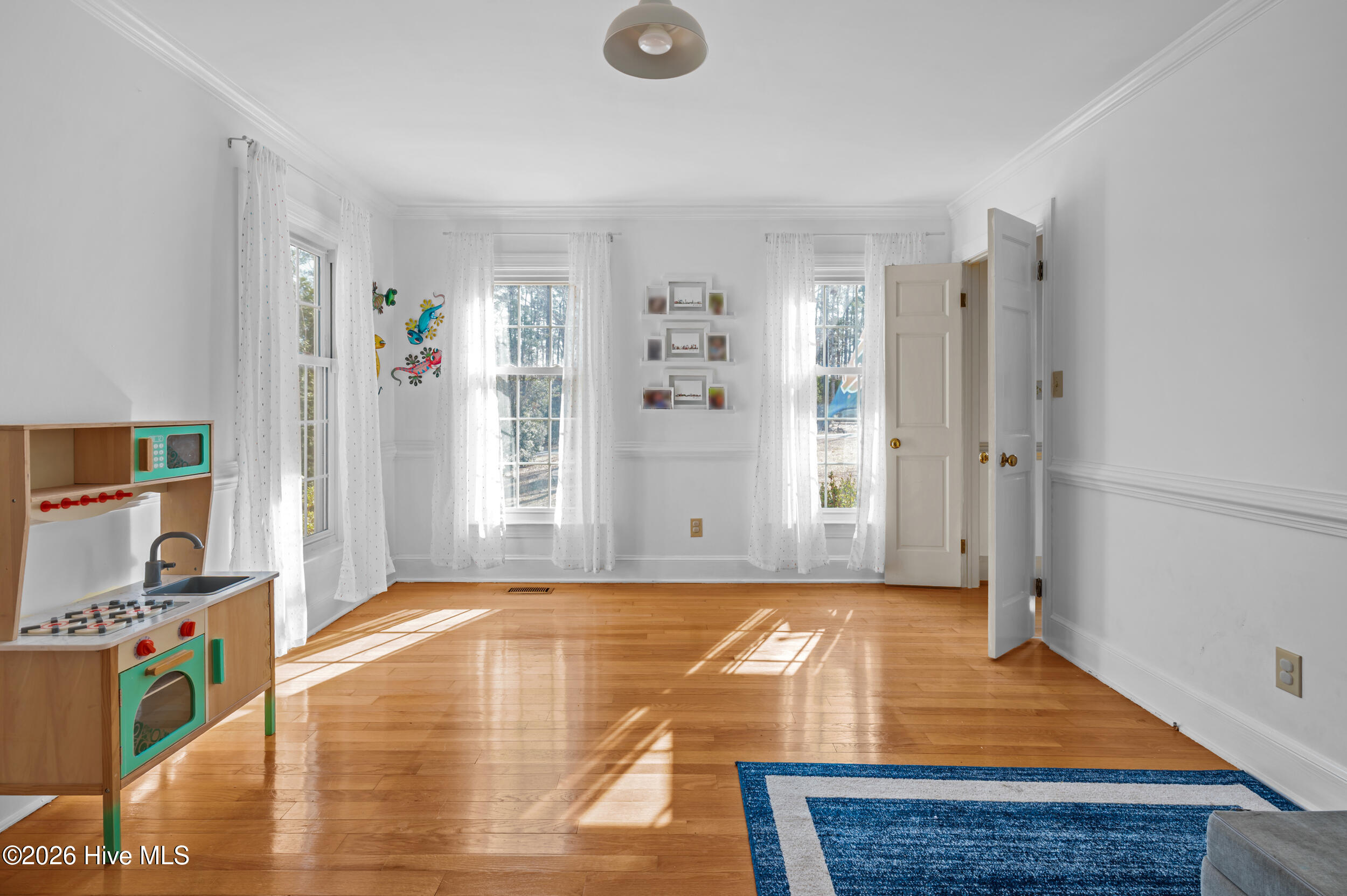 100554057 | Photo 10