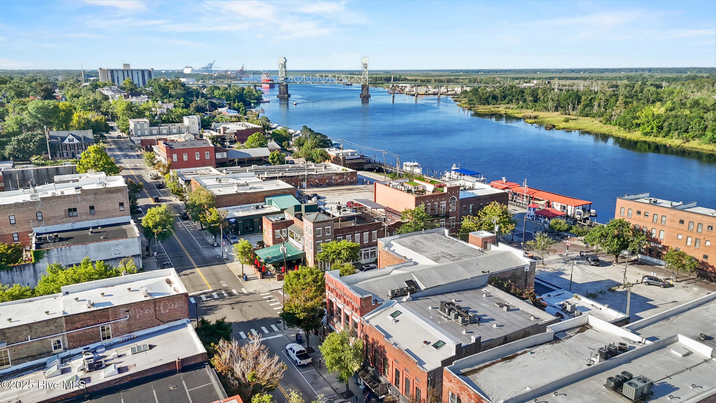 100514973 | Photo 35