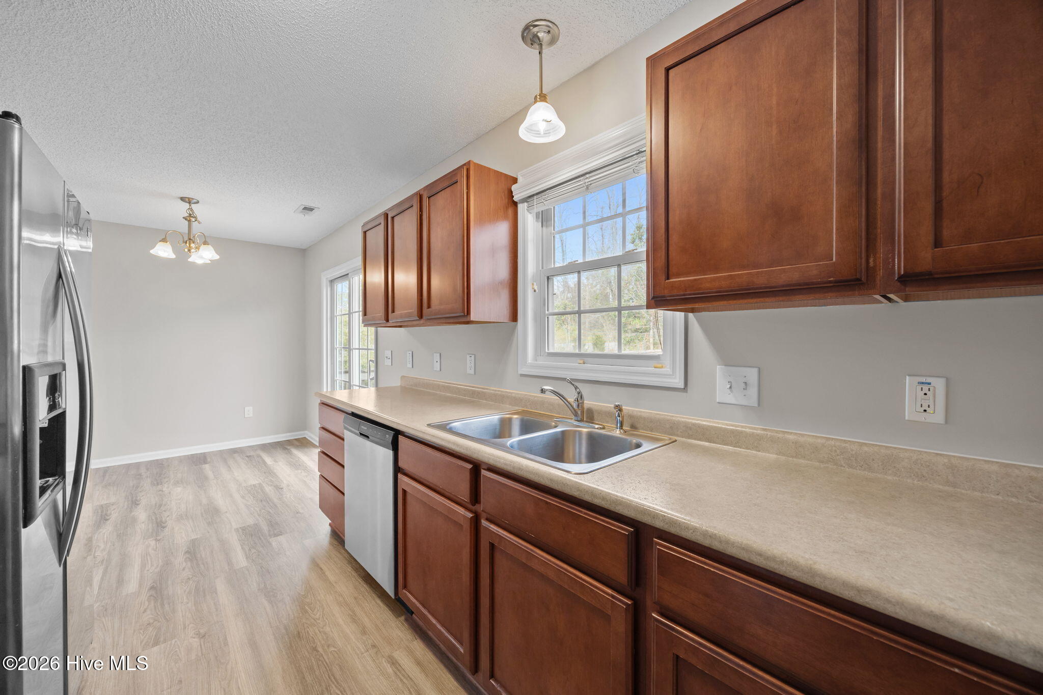 100547713 | Photo 14