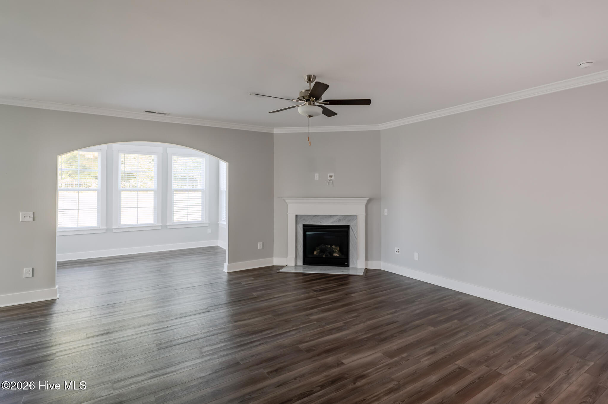 100567790 | Photo 34