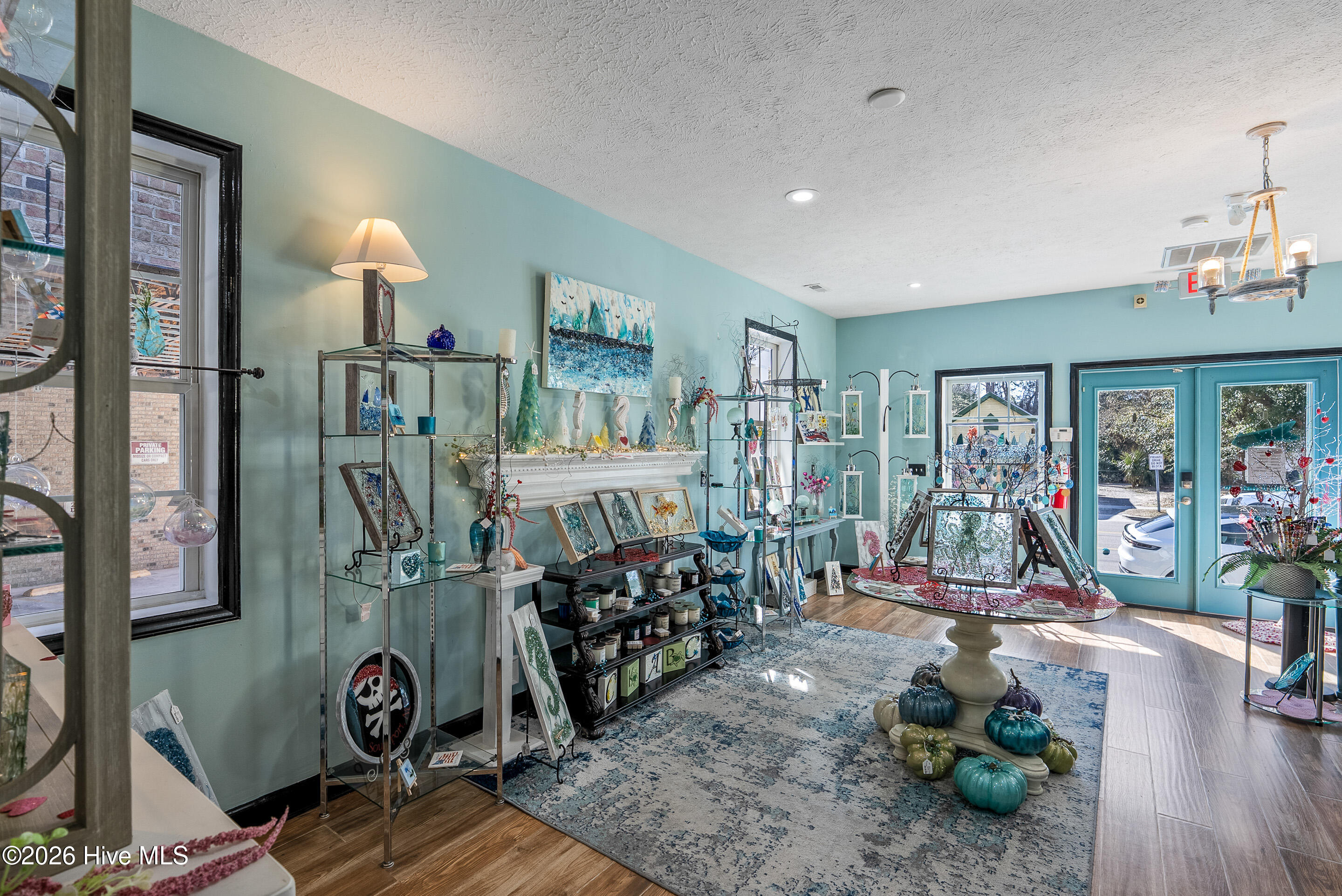 100556890 | Photo 14