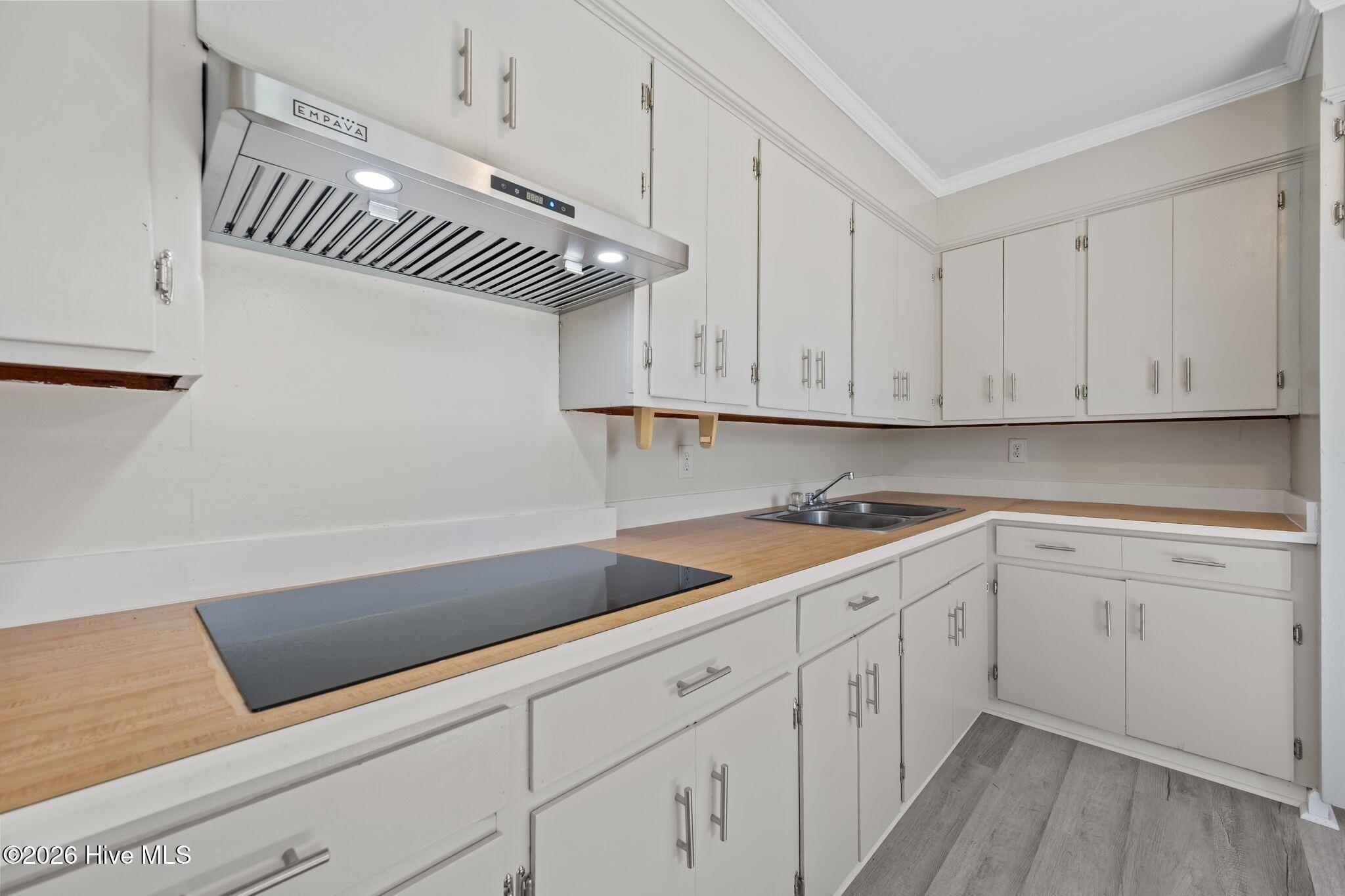 100562328 | Photo 43