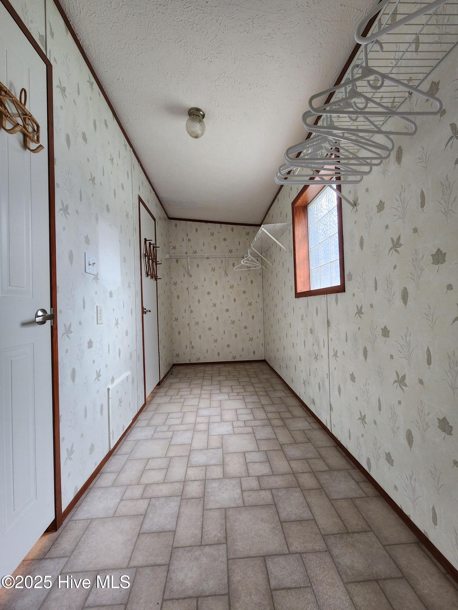 100529559 | Photo 13