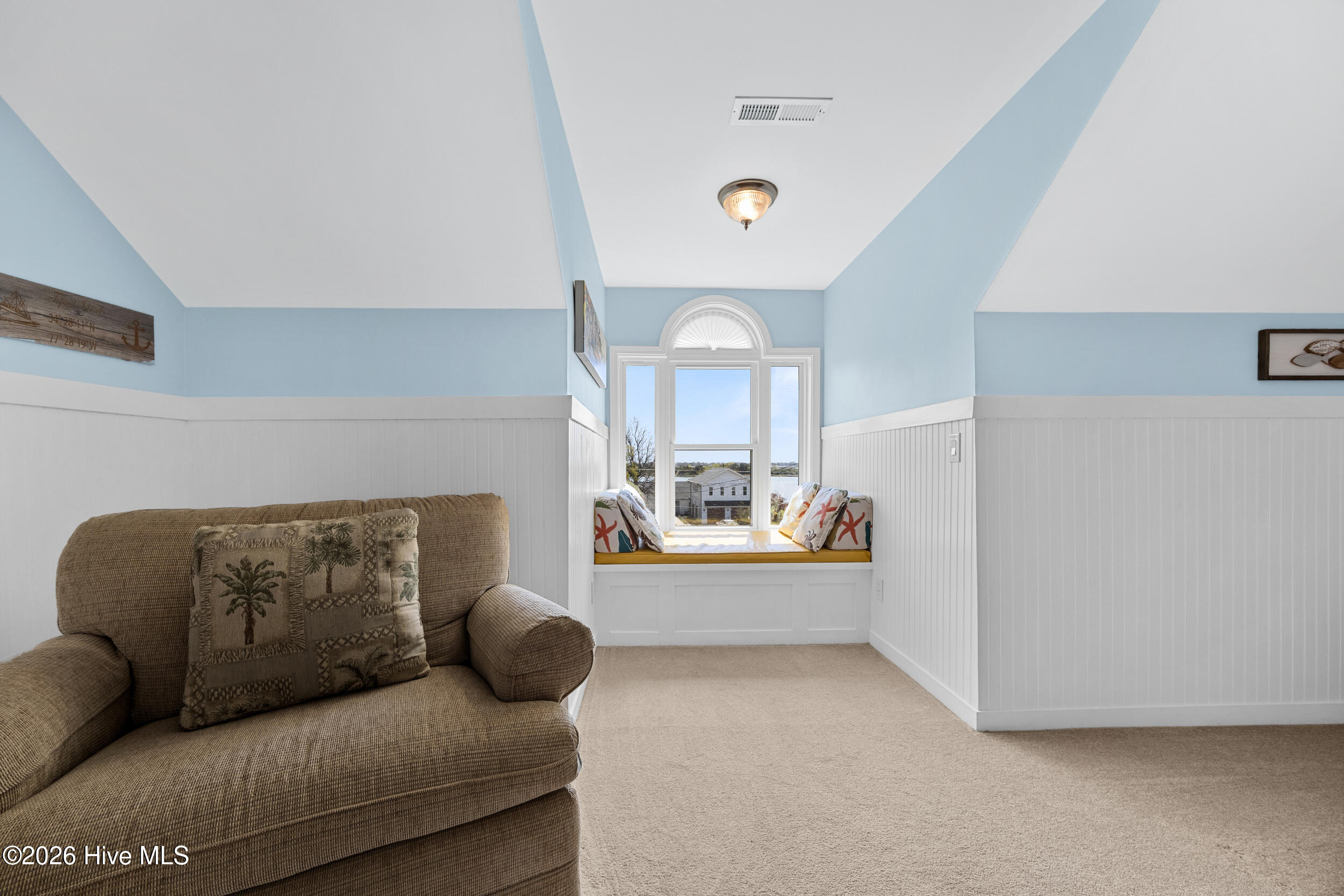 100567542 | Photo 46