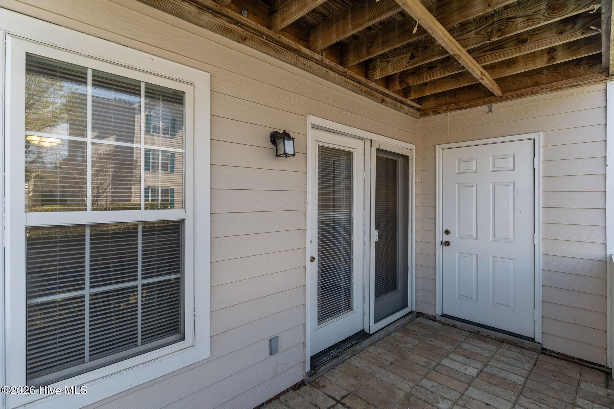 100560548 | Photo 25