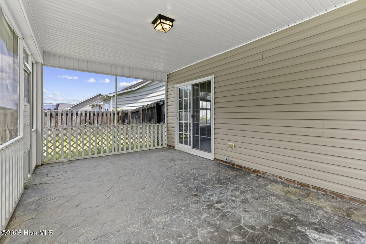 100532522 | Photo 34