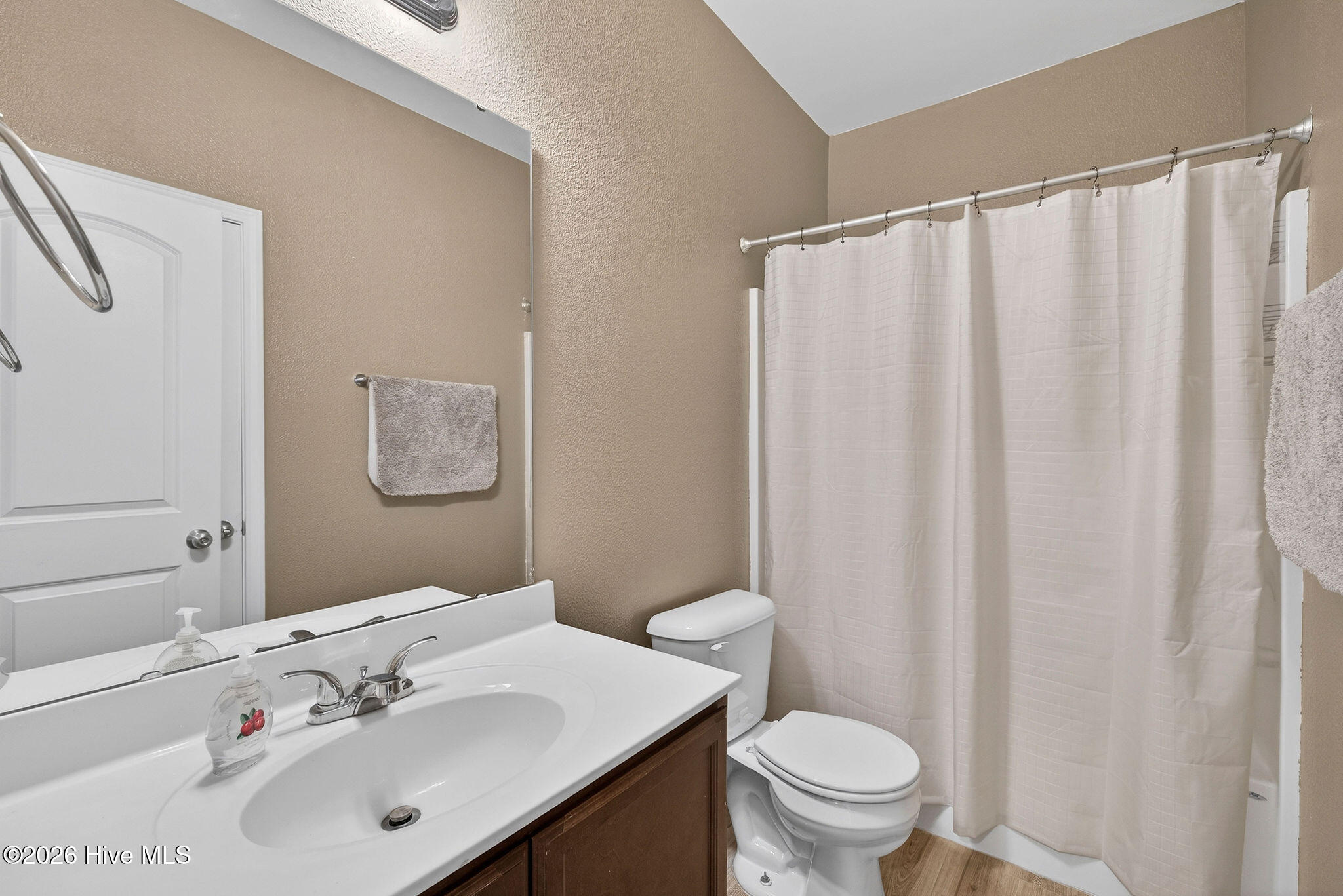 100563693 | Photo 15