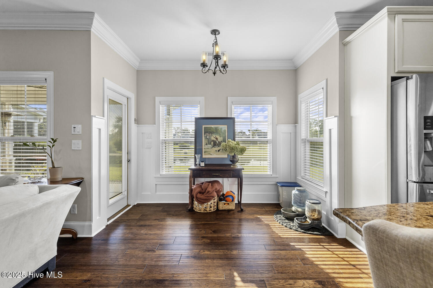 100530635 | Photo 21